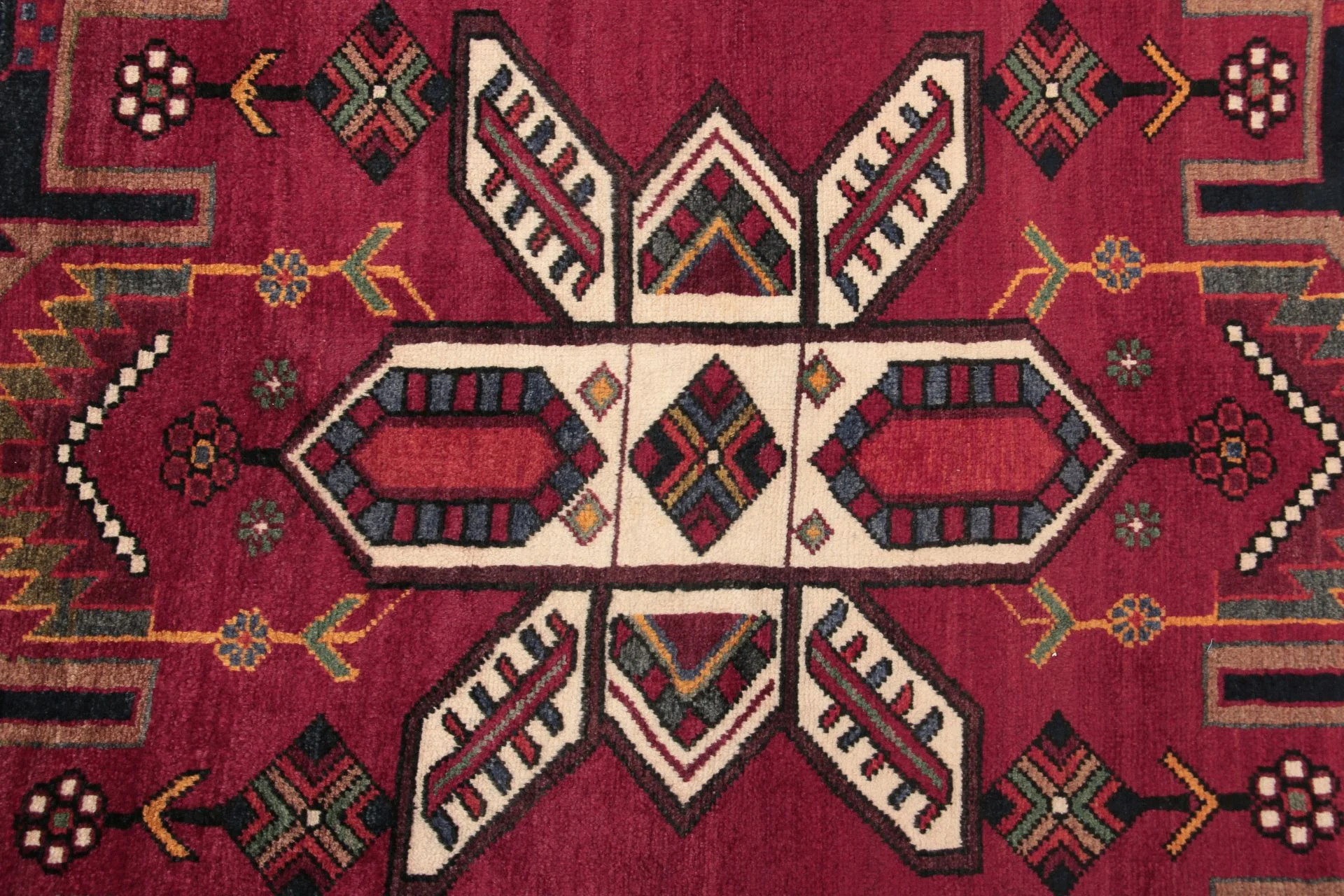 Handgeknüpfter Bakhtiari Perserteppich 165 × 215 cm