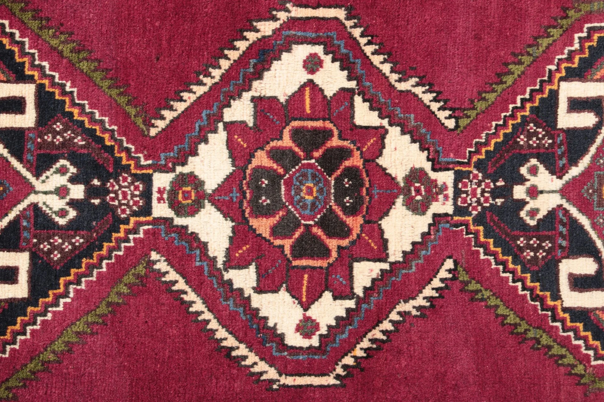 Handgeknüpfter Qashqai Perserteppich 110 × 200 cm