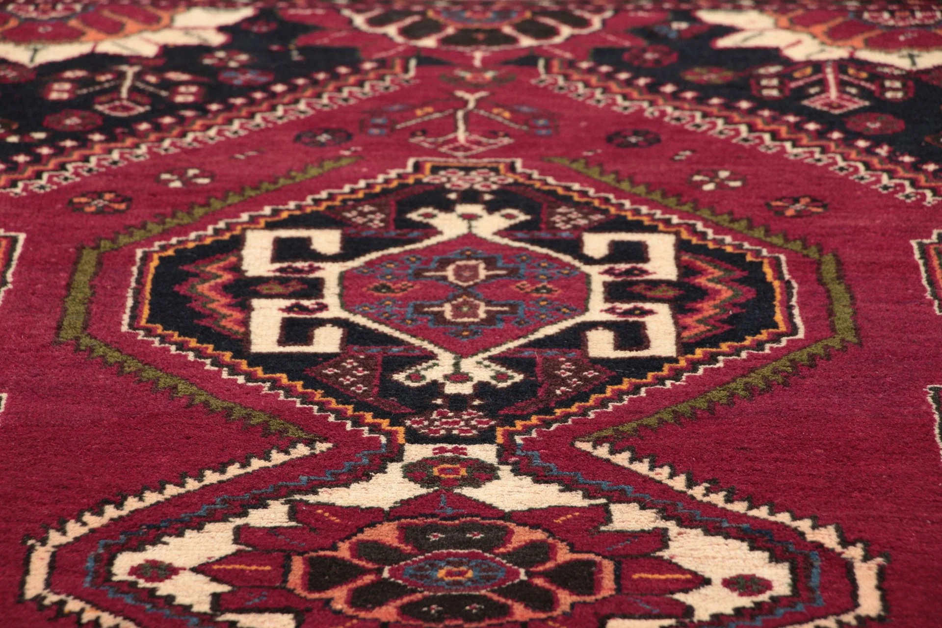 Handgeknüpfter Qashqai Perserteppich 110 × 200 cm