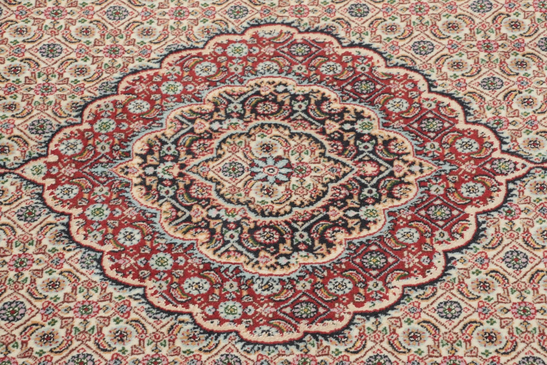 Handgeknüpfter Moud Perserteppich 157 × 207 cm