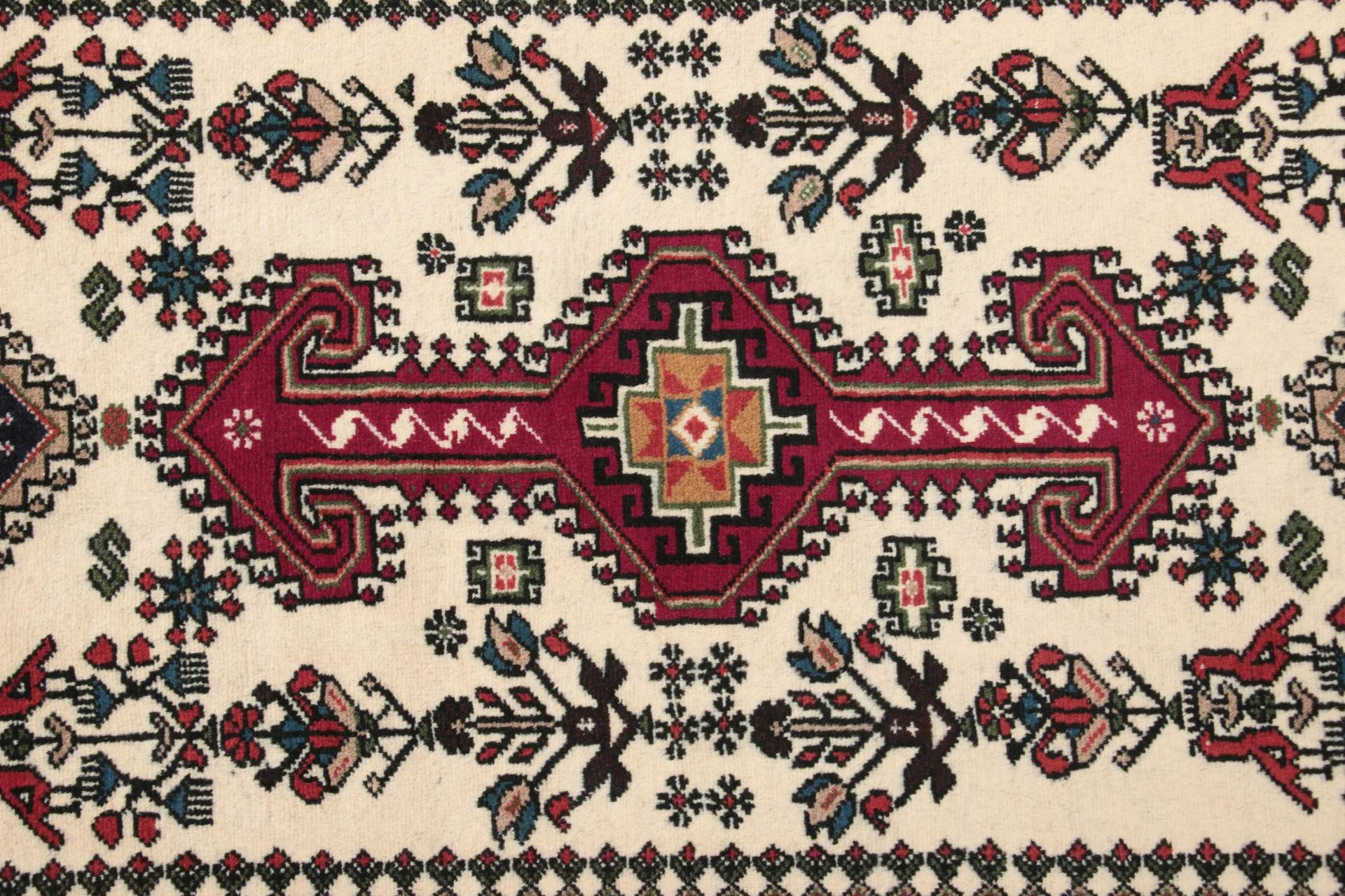 Perserteppich aus Iran, 78 × 375 cm