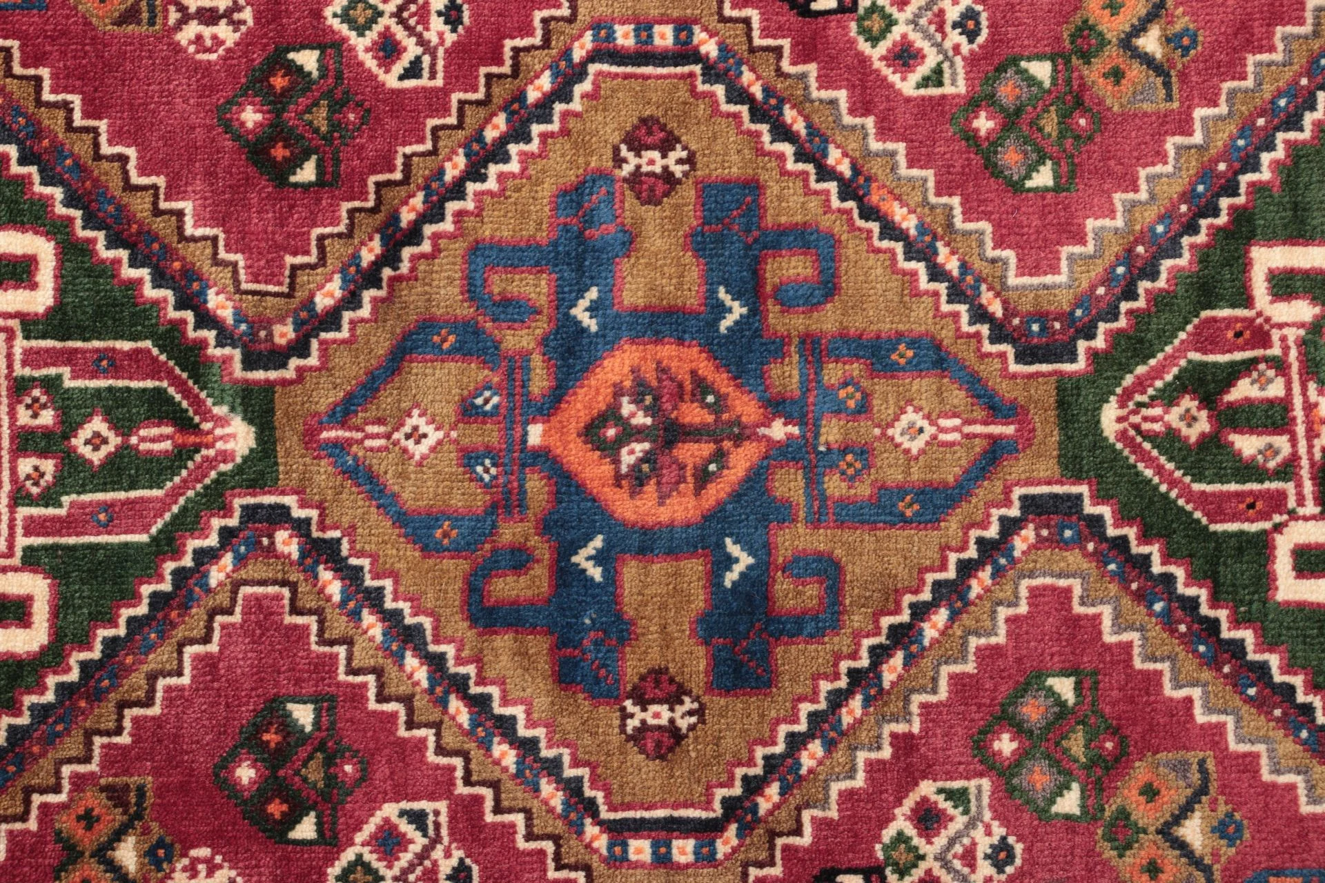 Qashqai Perserteppich aus Iran, 120 × 170 cm