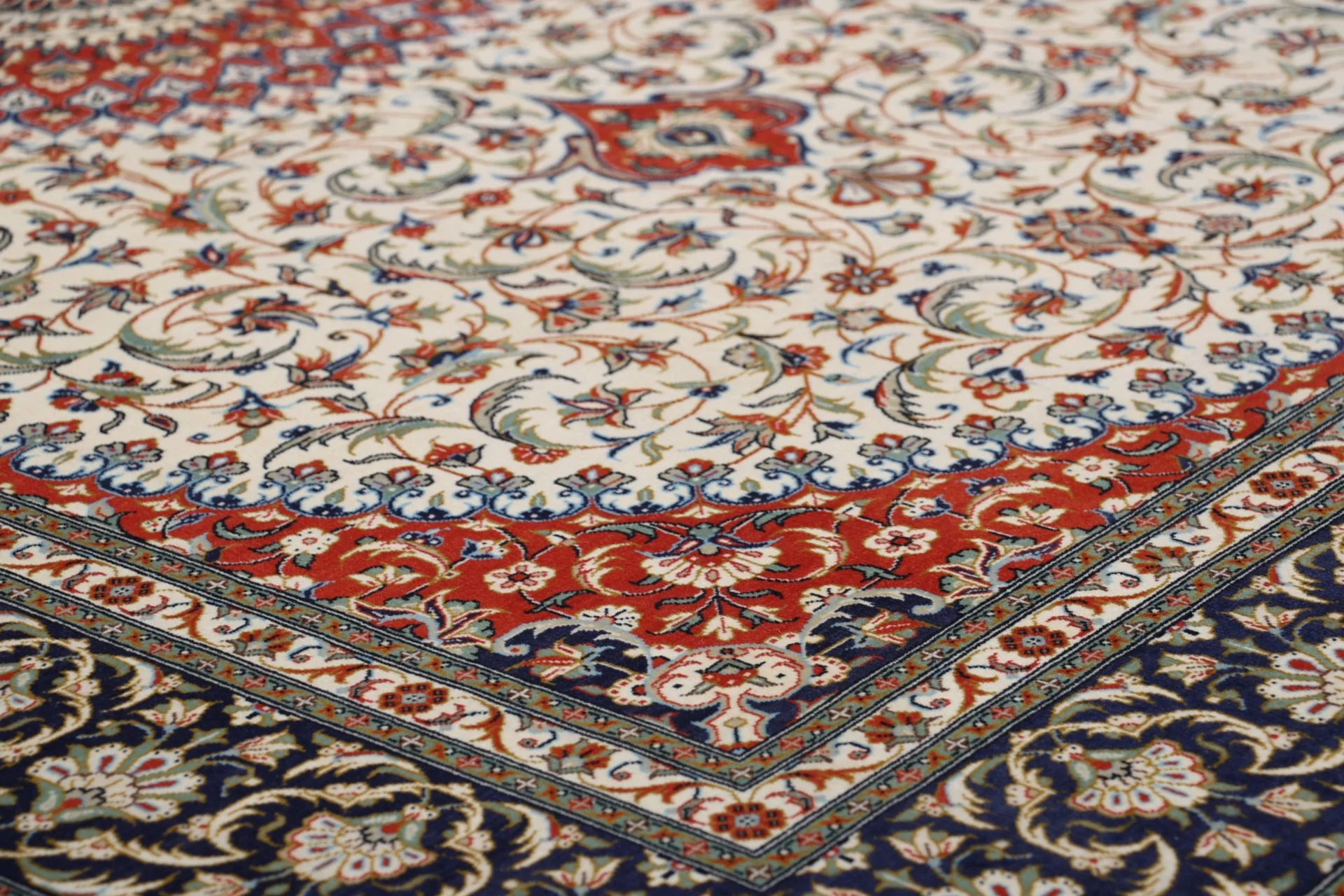 Ghom Perserteppich 160 × 240 cm aus Wolle, handgeknüpft