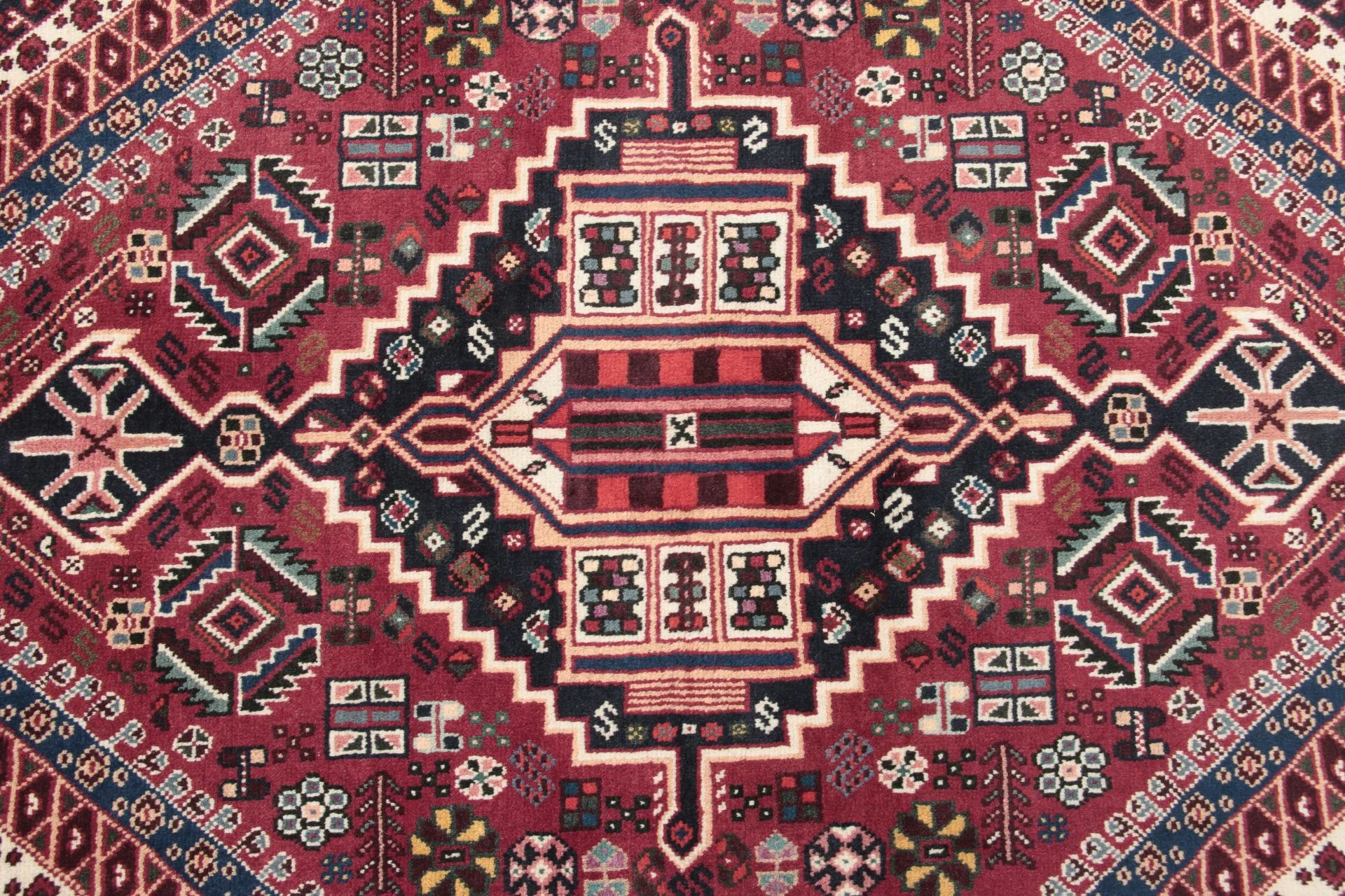 Qashqai Perserteppich 135 × 195 cm aus Wolle, handgeknüpft