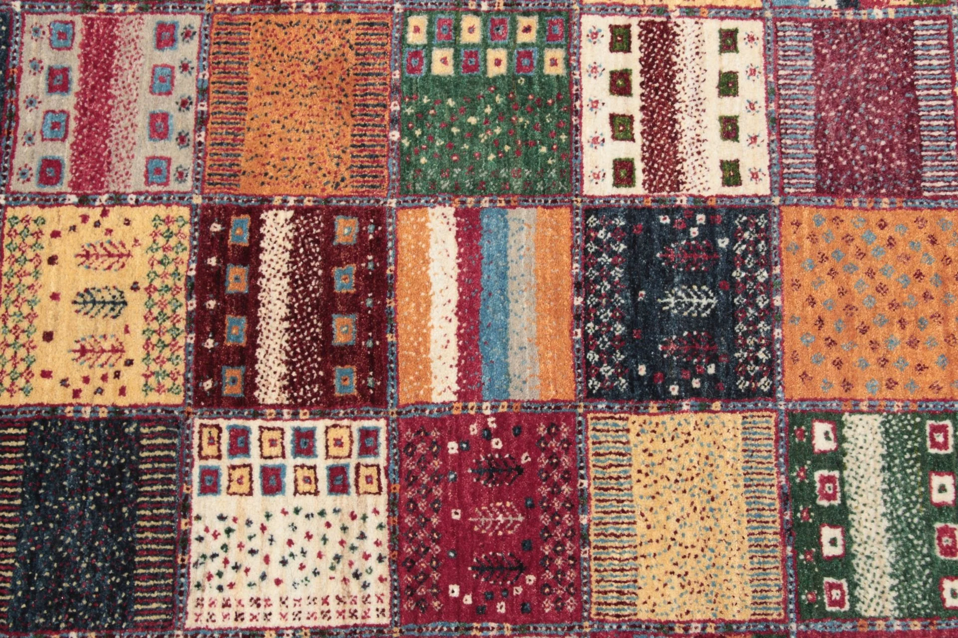 Loribaft Orientteppich 124 × 189 cm aus Wolle, handgeknüpft