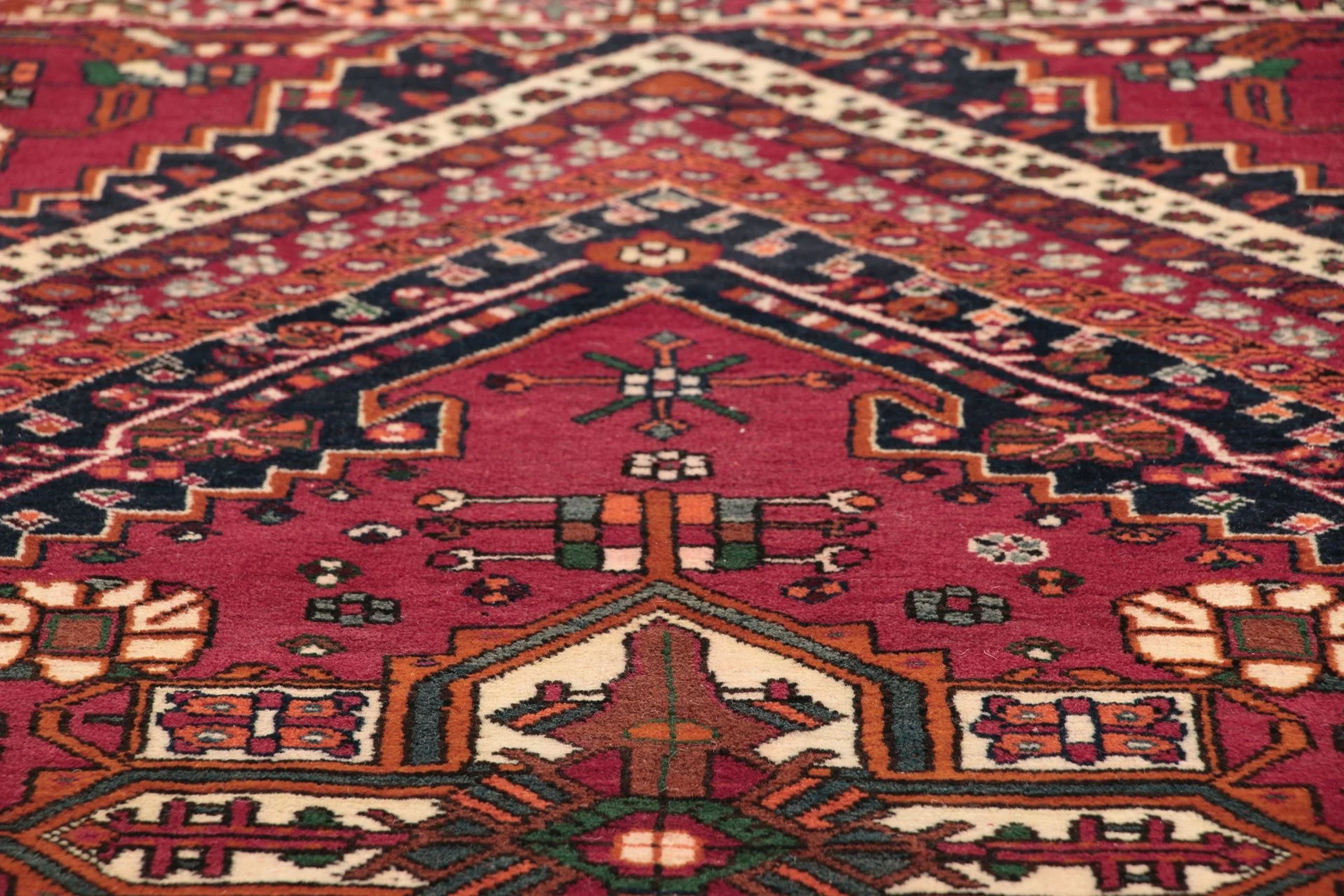 Handgeknüpfter Qashqai Perserteppich, 137 × 218 cm, Wolle
