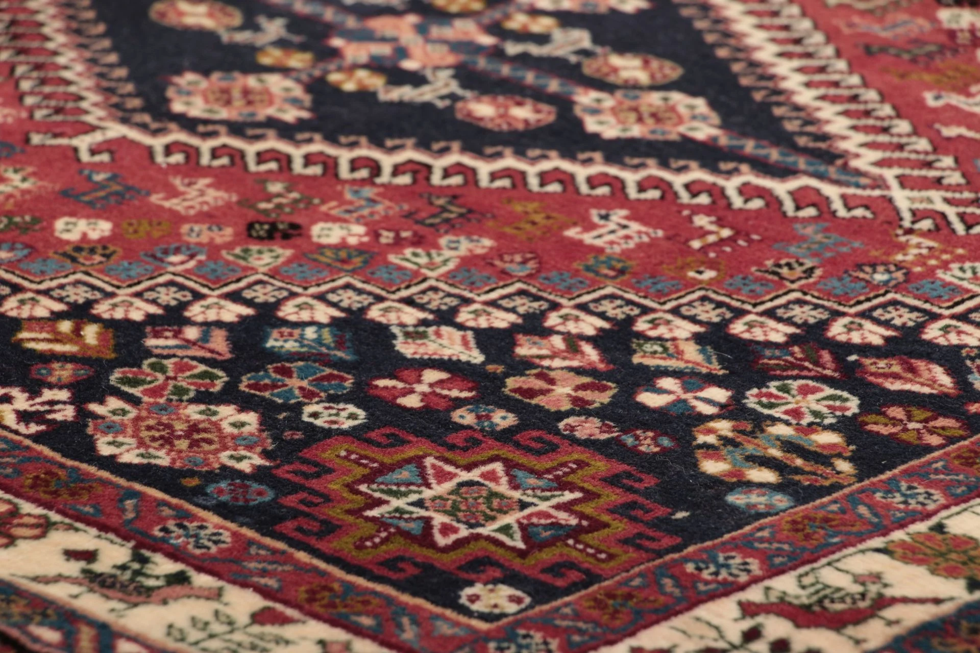 Handgeknüpfter Qashqai Perserteppich 93 × 287 cm