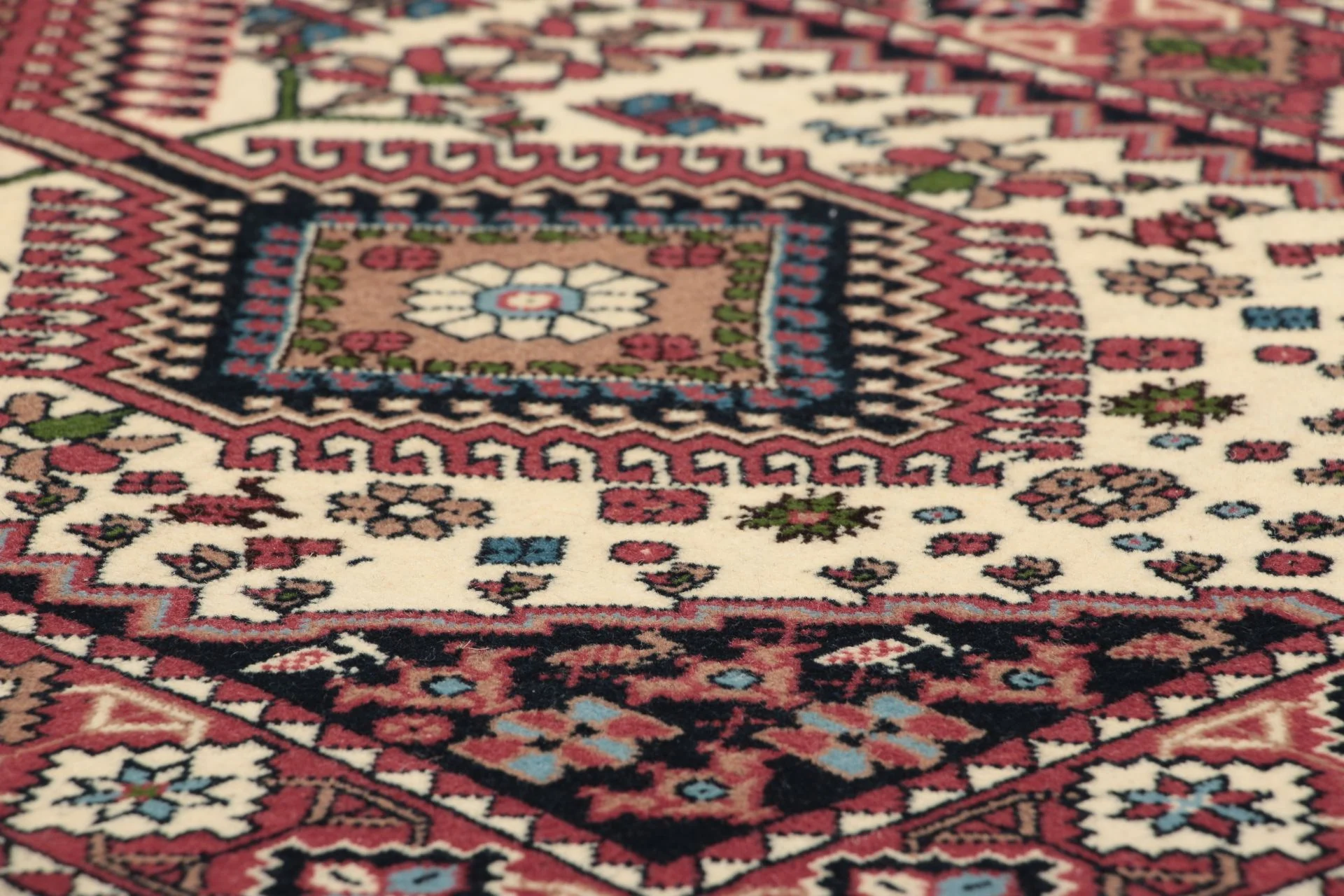 Perserteppich aus Iran, 74 × 291 cm