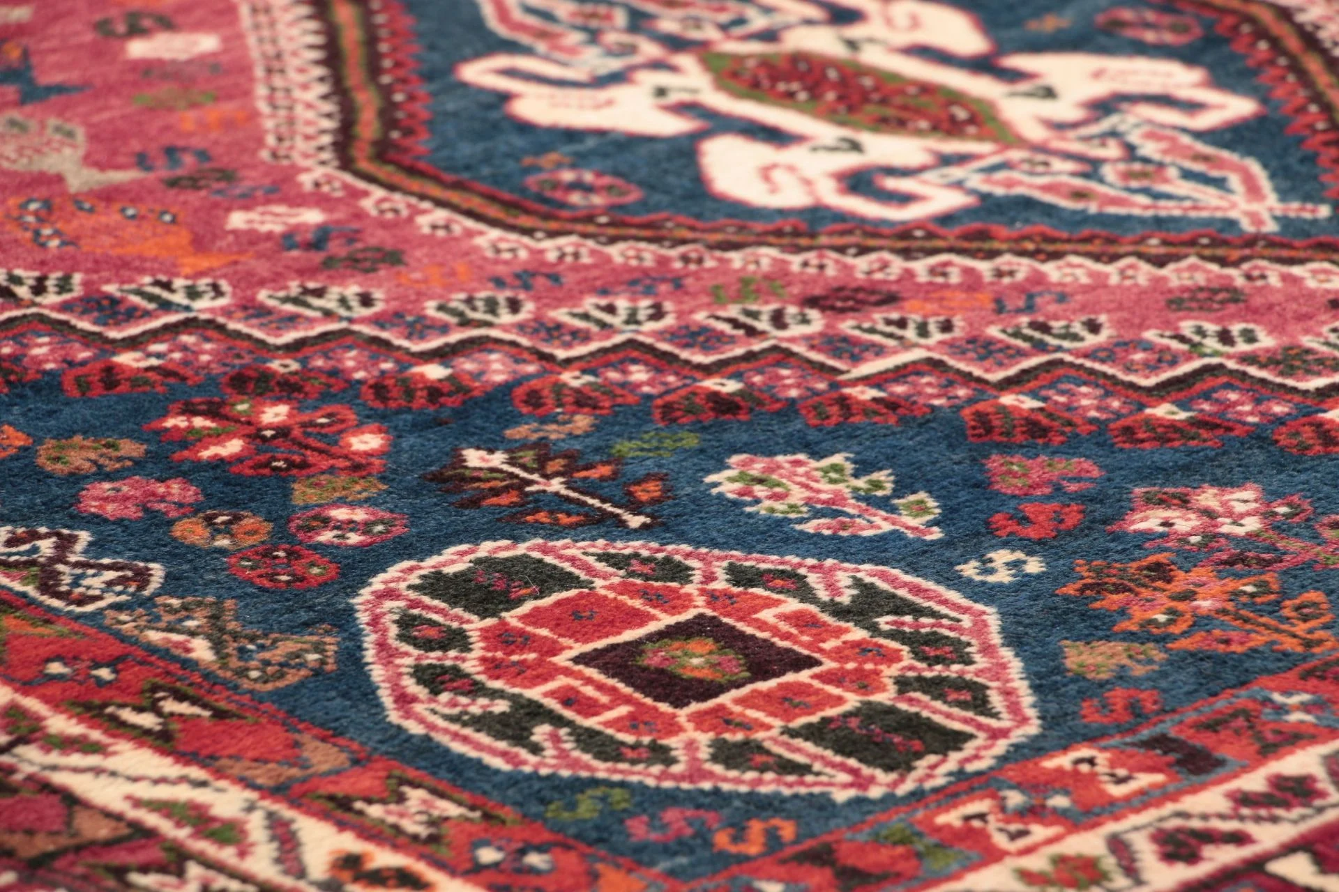 Qashqai Perserteppich aus Iran, 125 × 186 cm