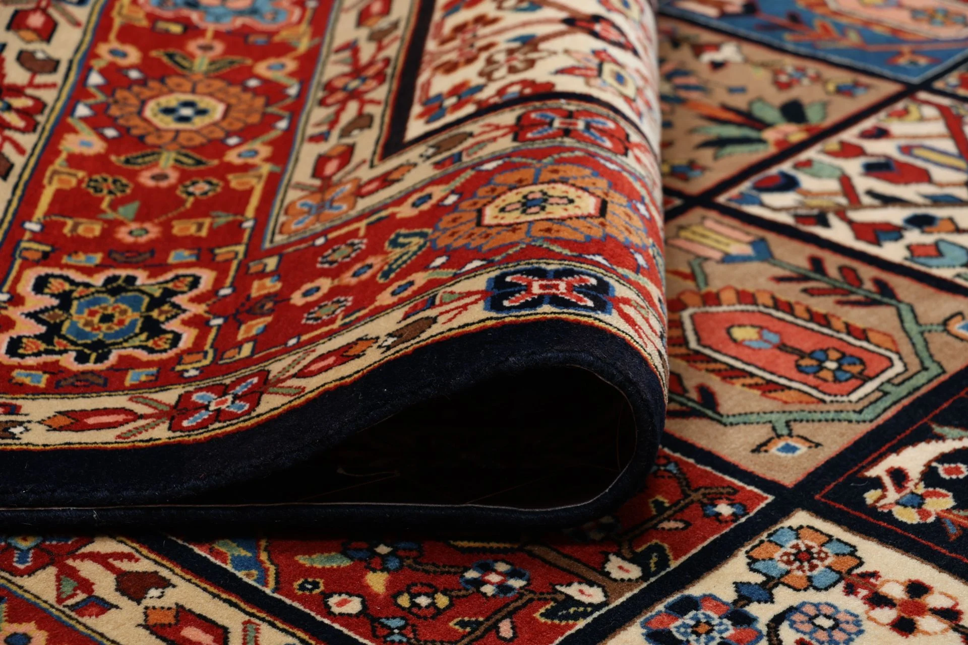 Bakhtiari Perserteppich aus Iran, 153 × 248 cm