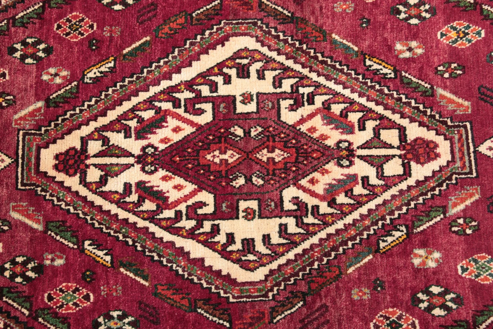 Qashqai Perserteppich aus Iran, 137 × 193 cm