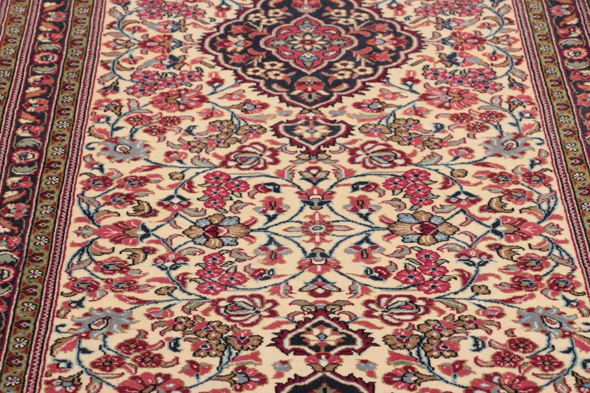 Ghom Perserteppich aus Iran, 85 × 408 cm
