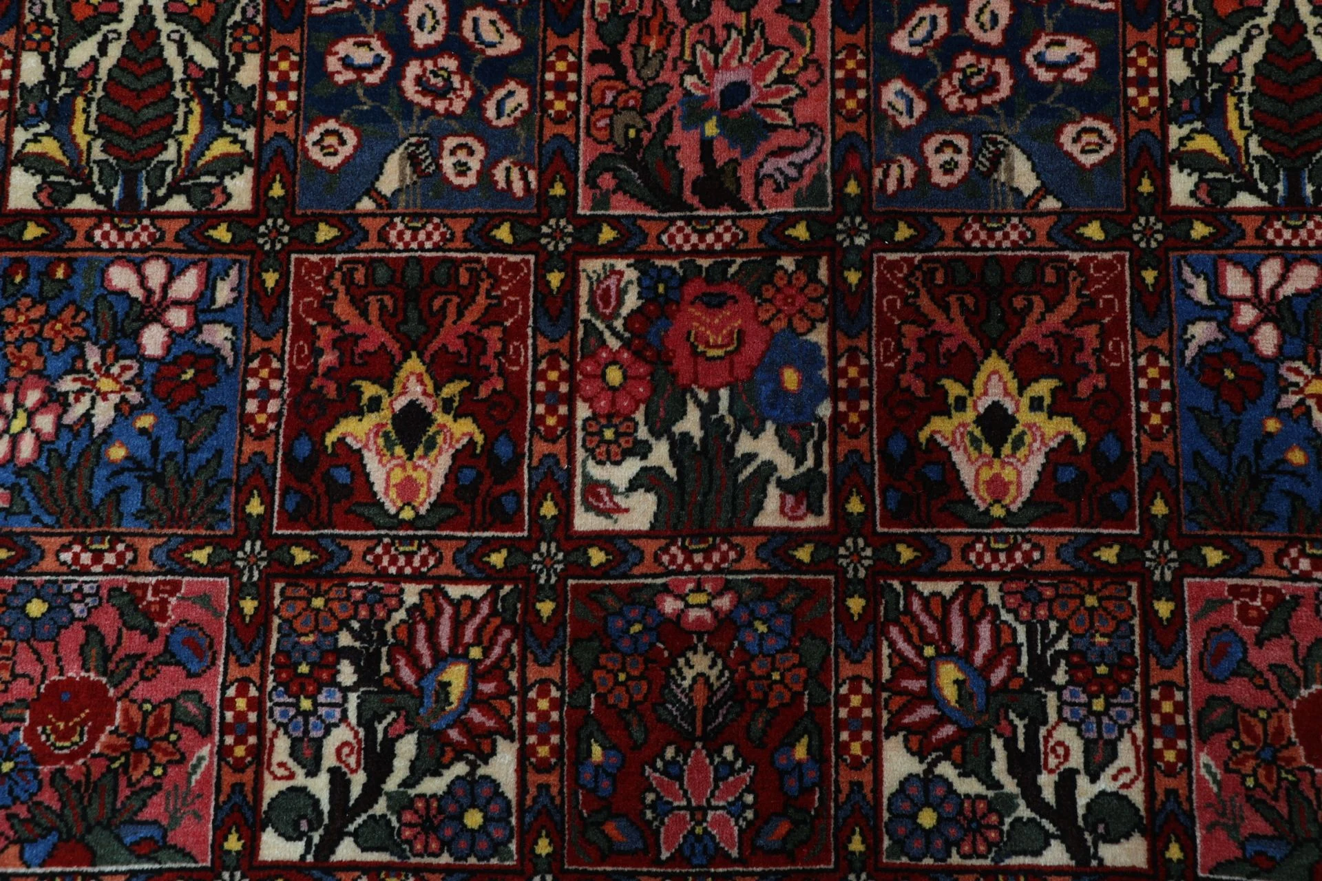 Handgeknüpfter Bakhtiari Perserteppich 162 × 242 cm