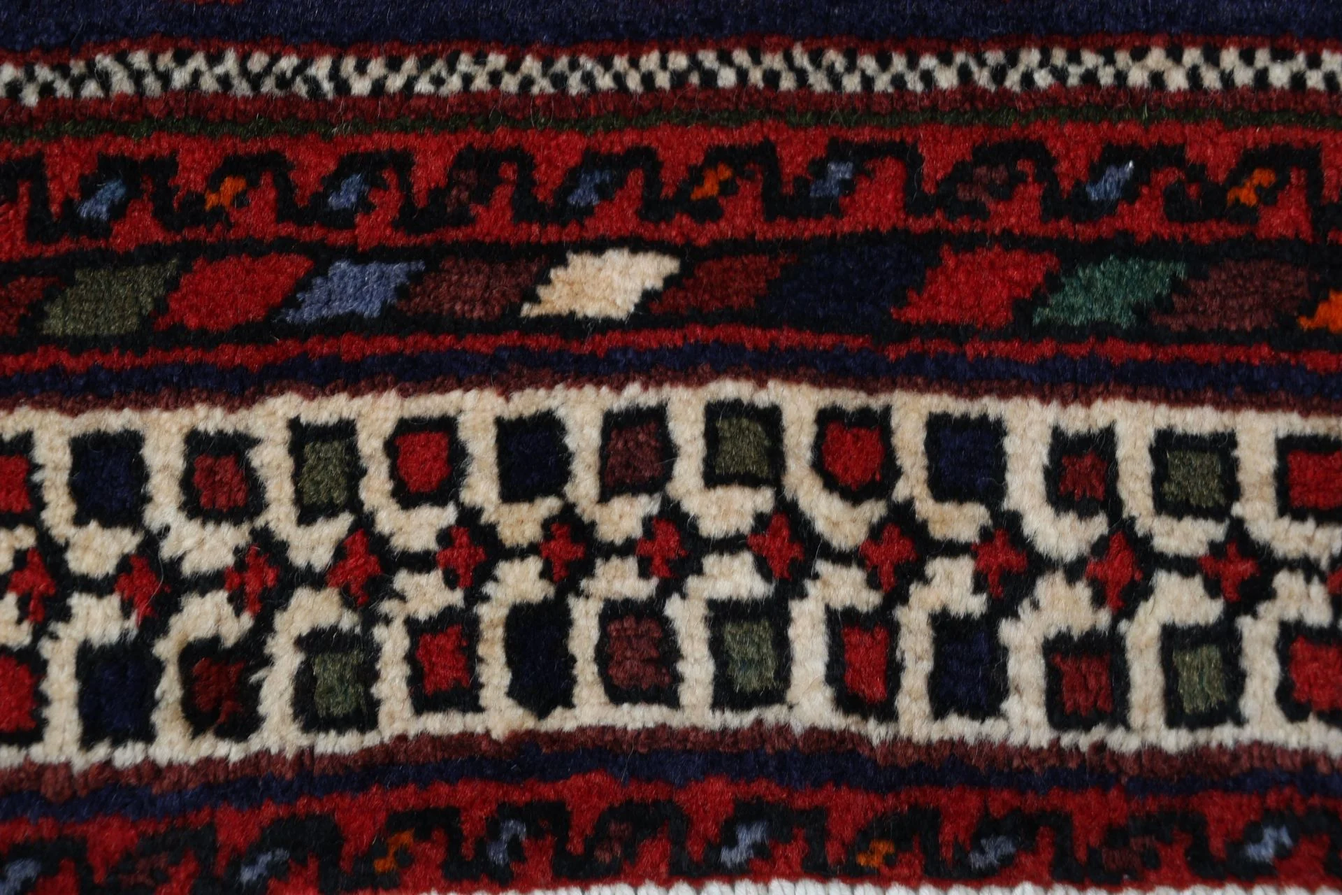 Handgeknüpfter Perserteppich 163 × 230 cm
