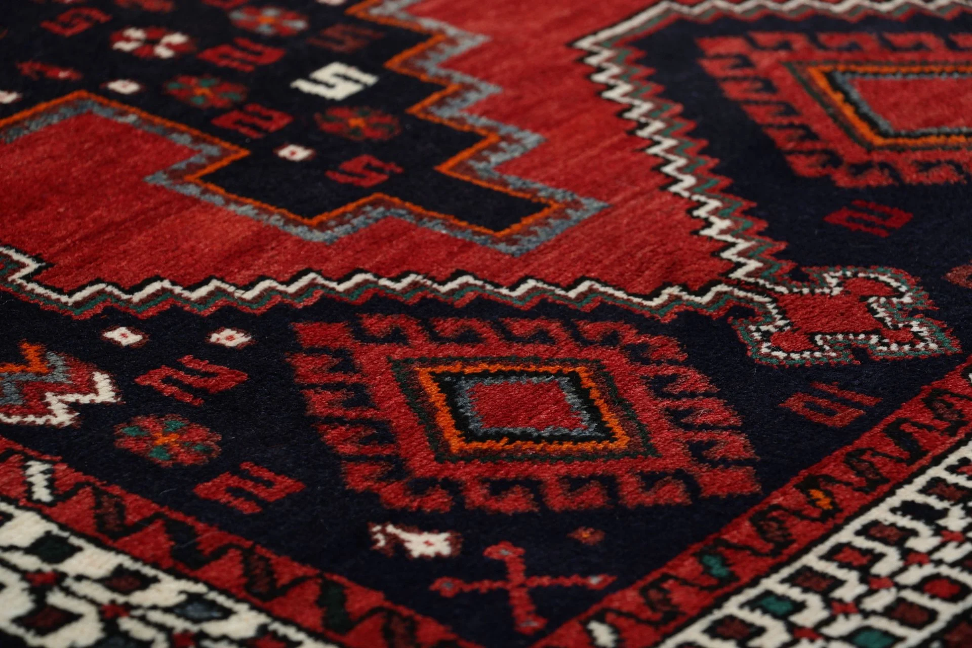 Perserteppich 160 × 220 cm aus Wolle, handgeknüpft