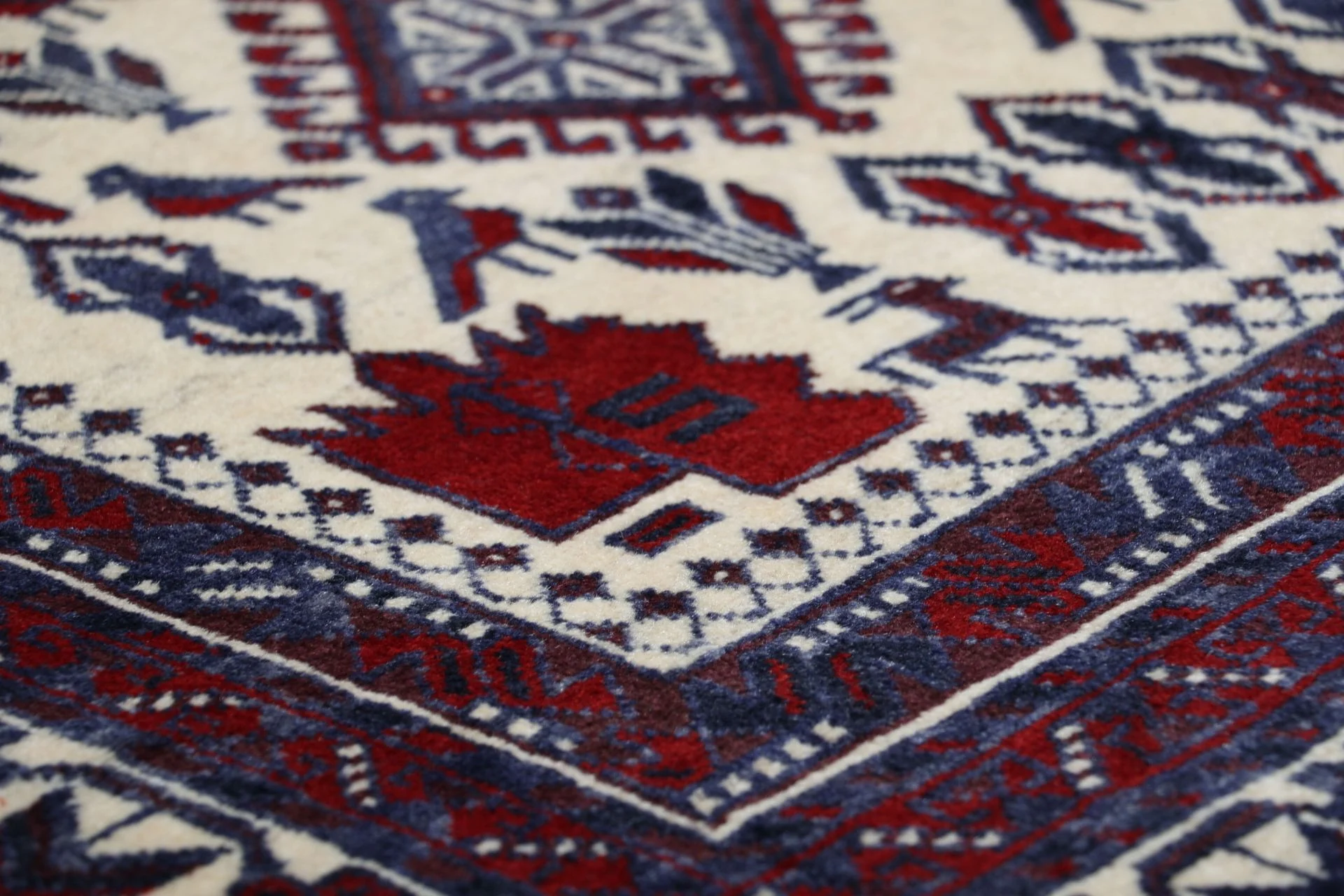 Perserteppich aus Iran, 167 × 238 cm