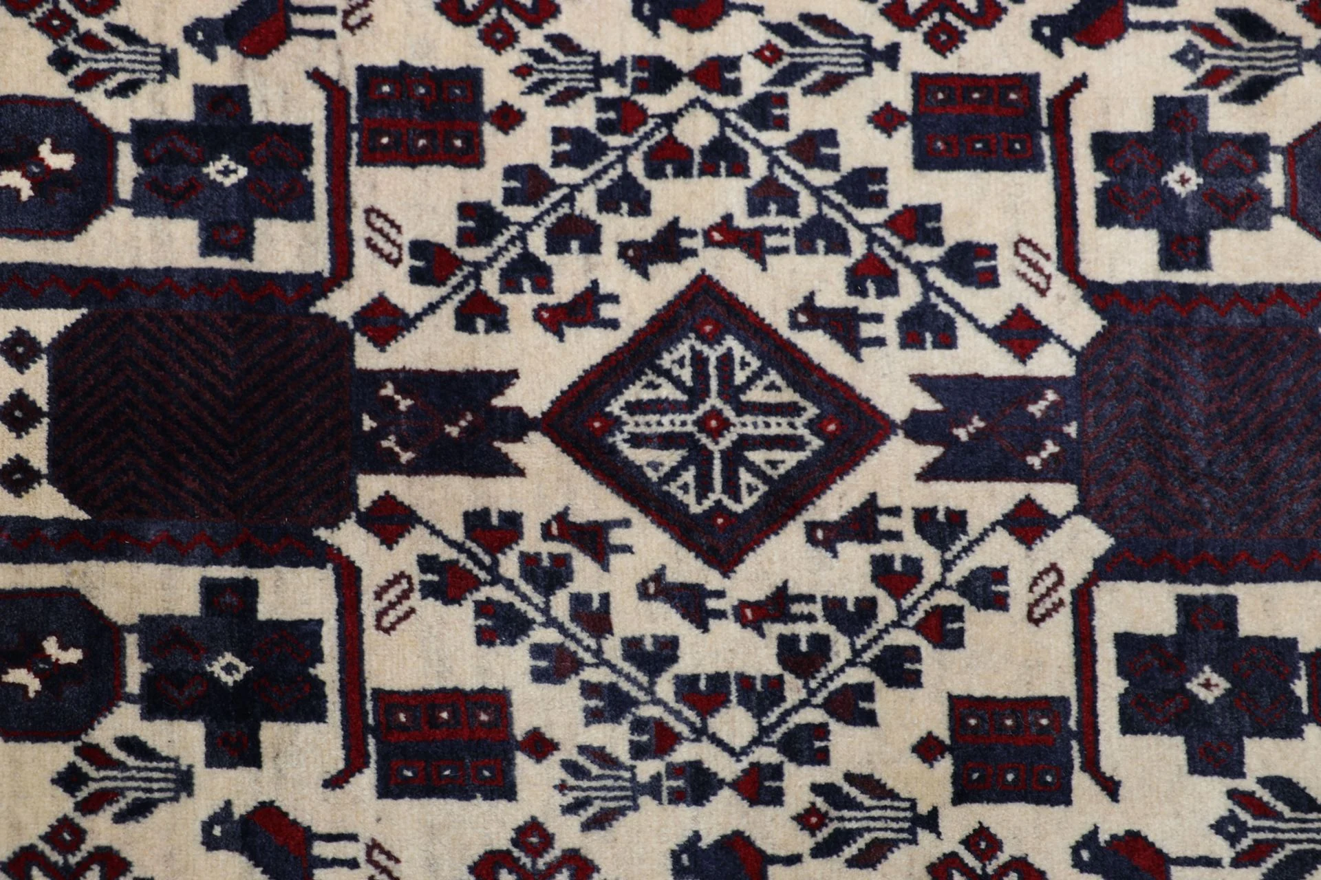 Perserteppich aus Iran, 167 × 238 cm