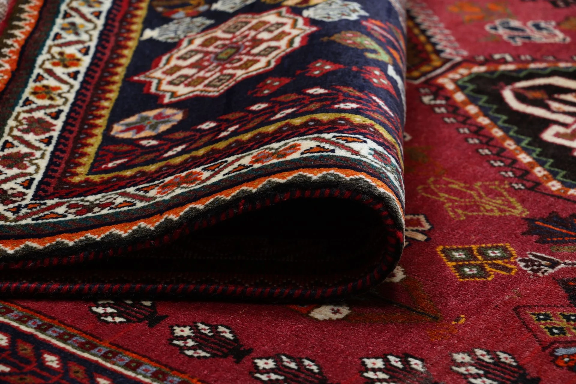 Shiraz Perserteppich 157 × 245 cm aus Wolle, handgeknüpft