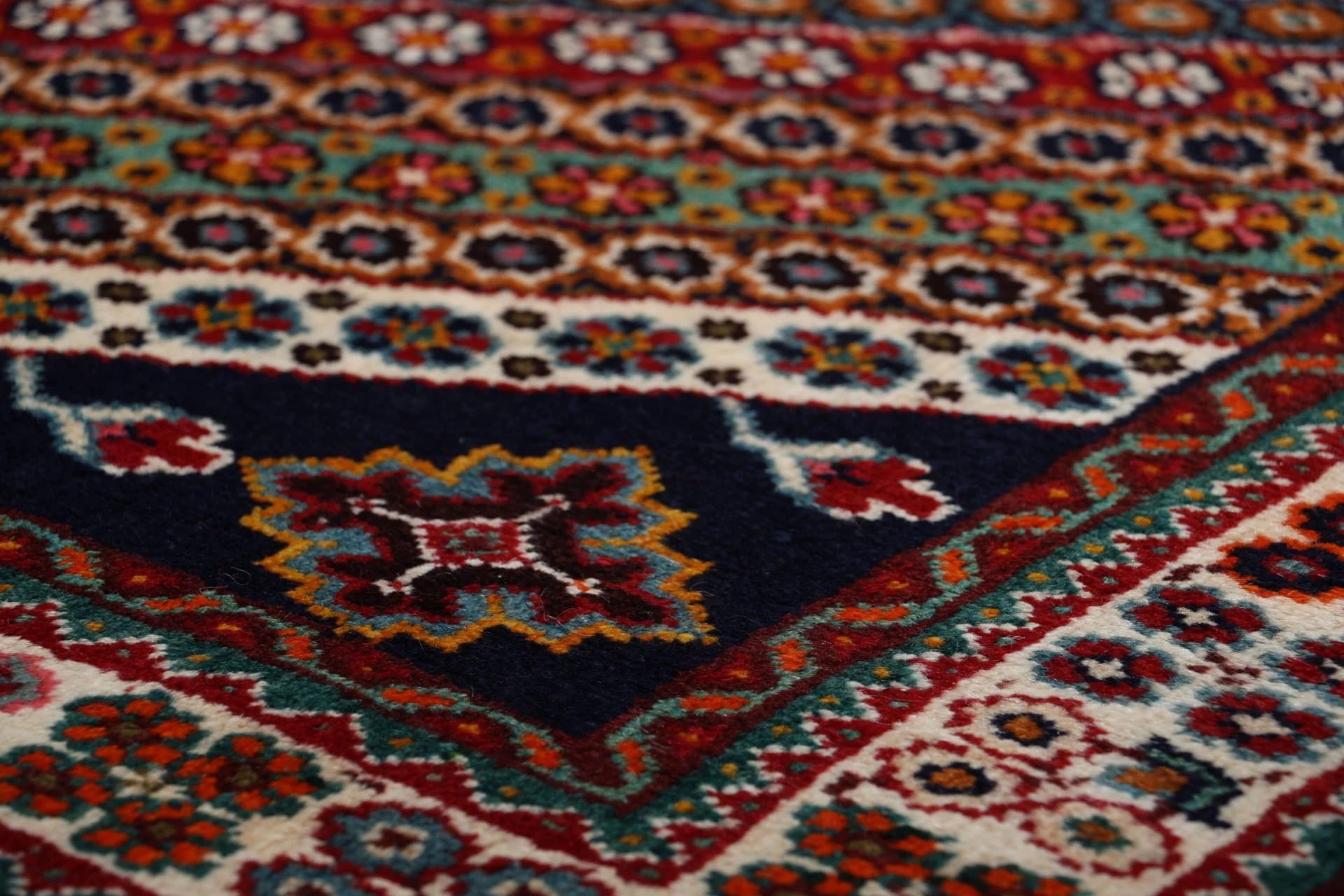 Shiraz Perserteppich 160 × 226 cm aus Wolle, handgeknüpft