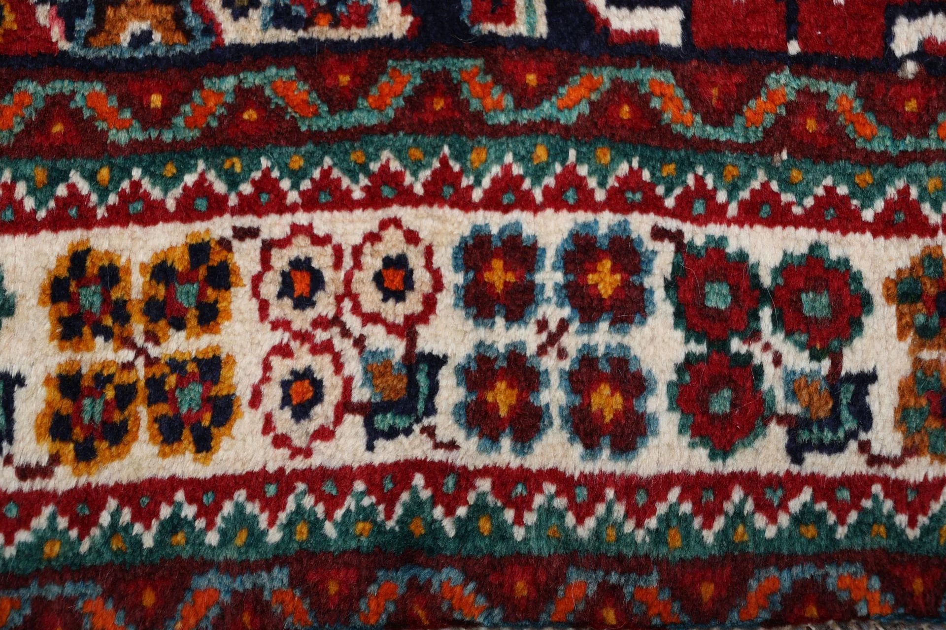 Shiraz Perserteppich 160 × 226 cm aus Wolle, handgeknüpft