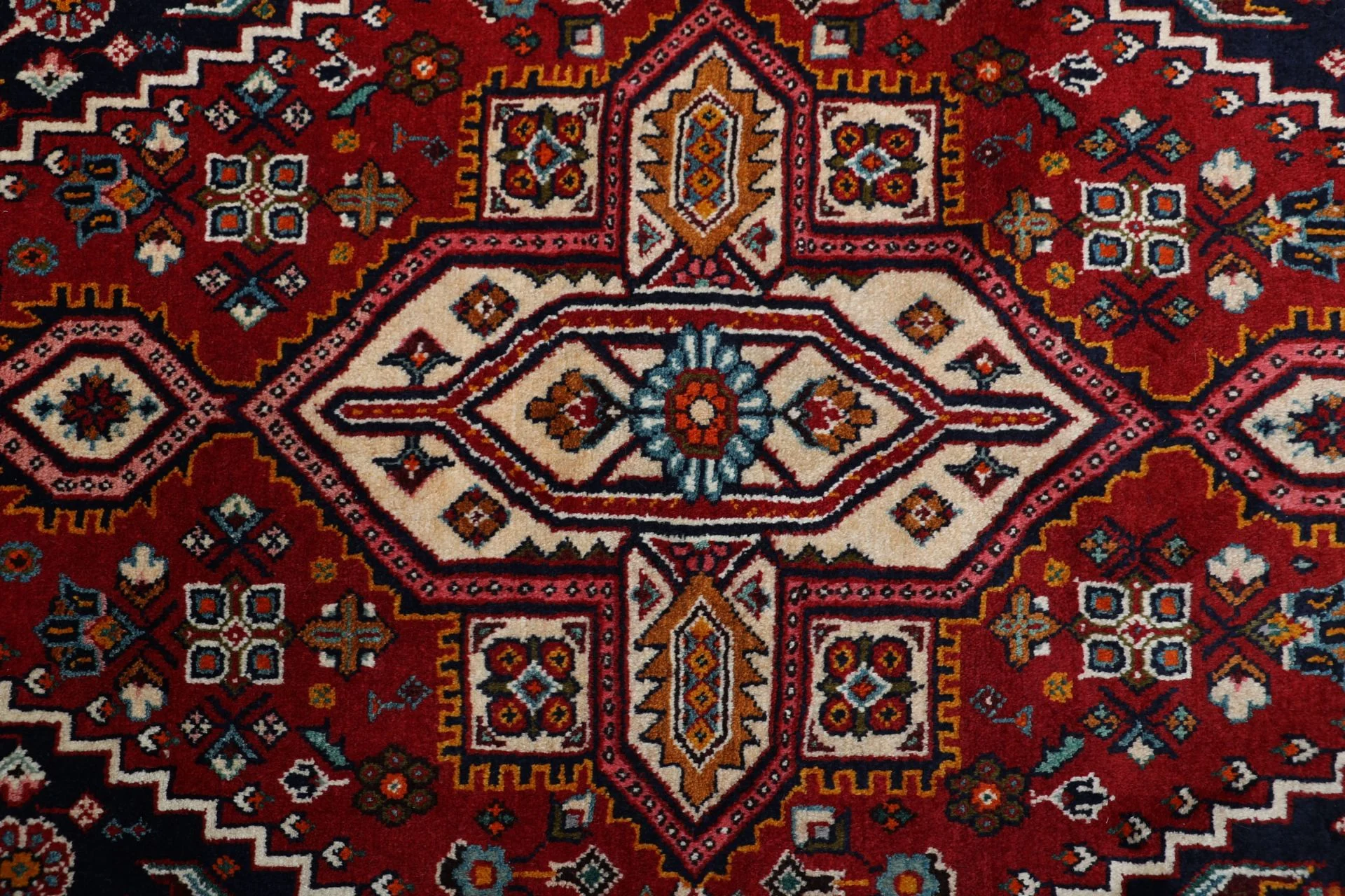 Shiraz Perserteppich 160 × 226 cm aus Wolle, handgeknüpft