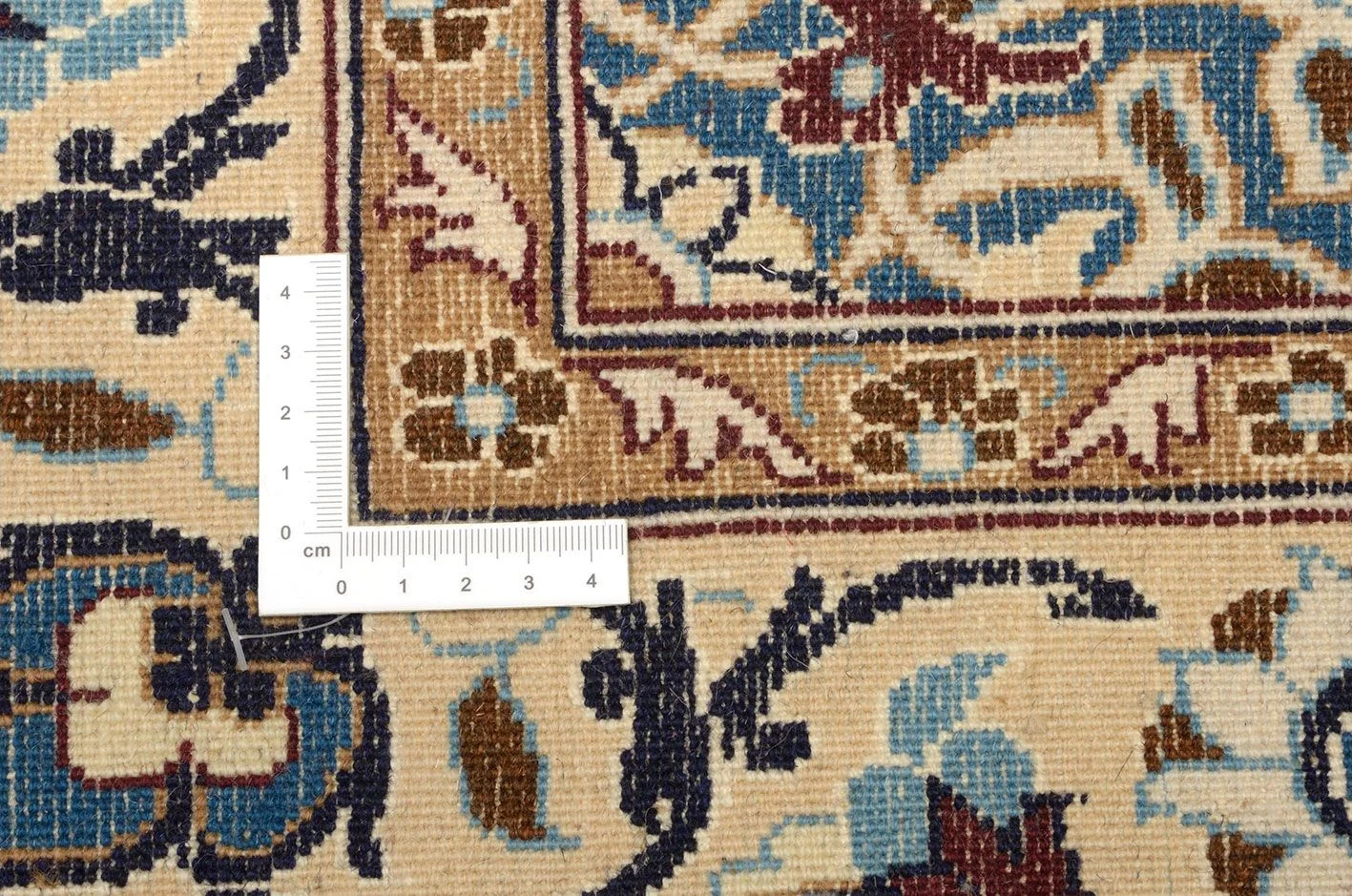 Handgeknüpfter Nain Perserteppich 120 × 204 cm