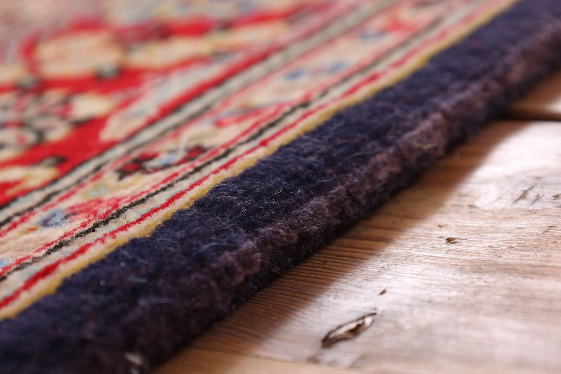 Ghom Perserteppich aus Iran, 137 × 203 cm