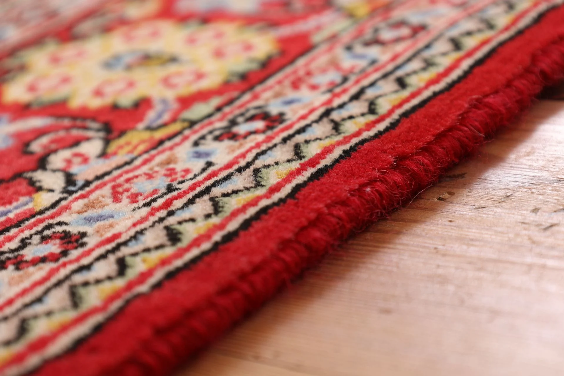 Ghom Perserteppich aus Iran, 122 × 178 cm