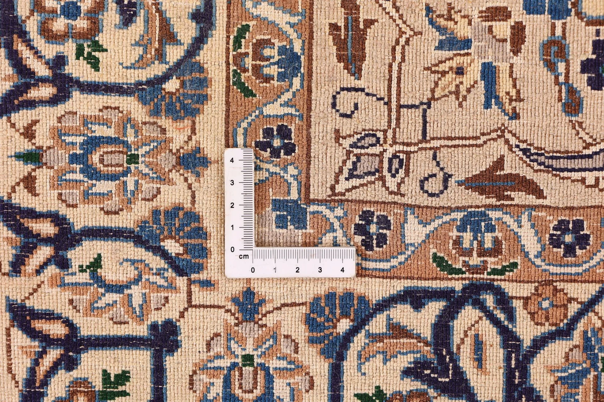 Nain Perserteppich aus Iran, 130 × 215 cm