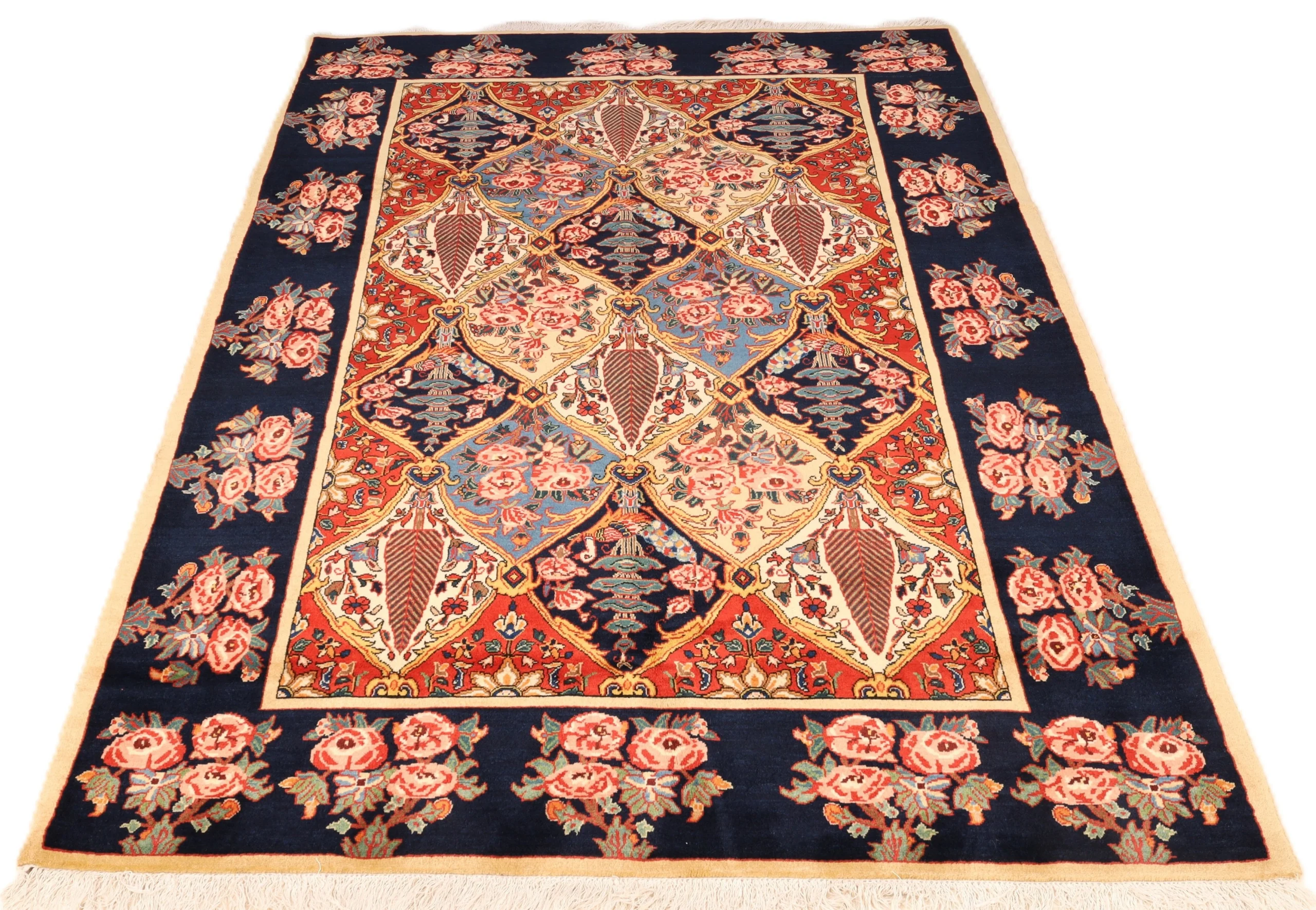 Bakhtiari Perserteppich 242 × 165 cm aus Wolle, handgeknüpft
