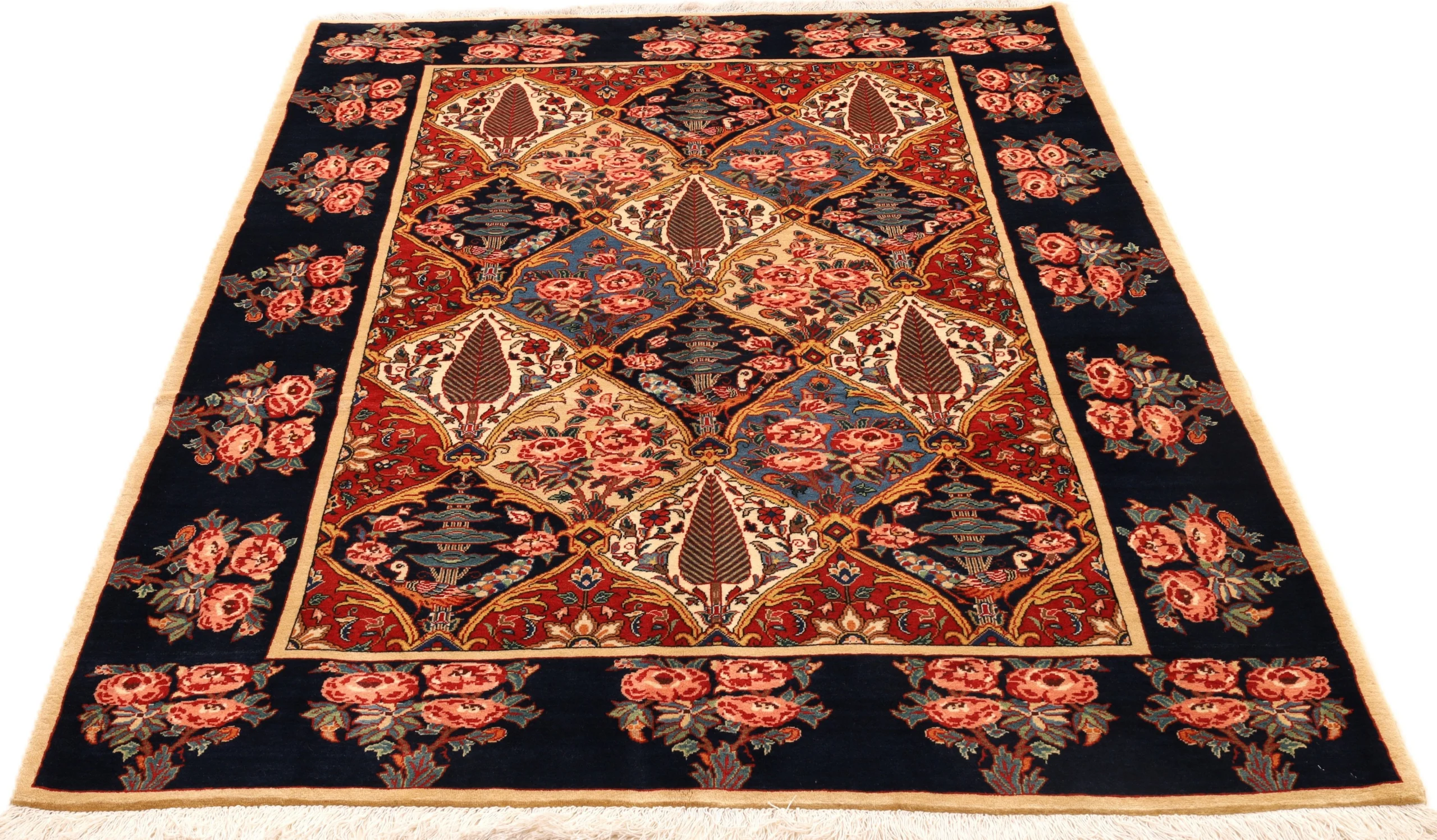 Bakhtiari Perserteppich 242 × 165 cm aus Wolle, handgeknüpft