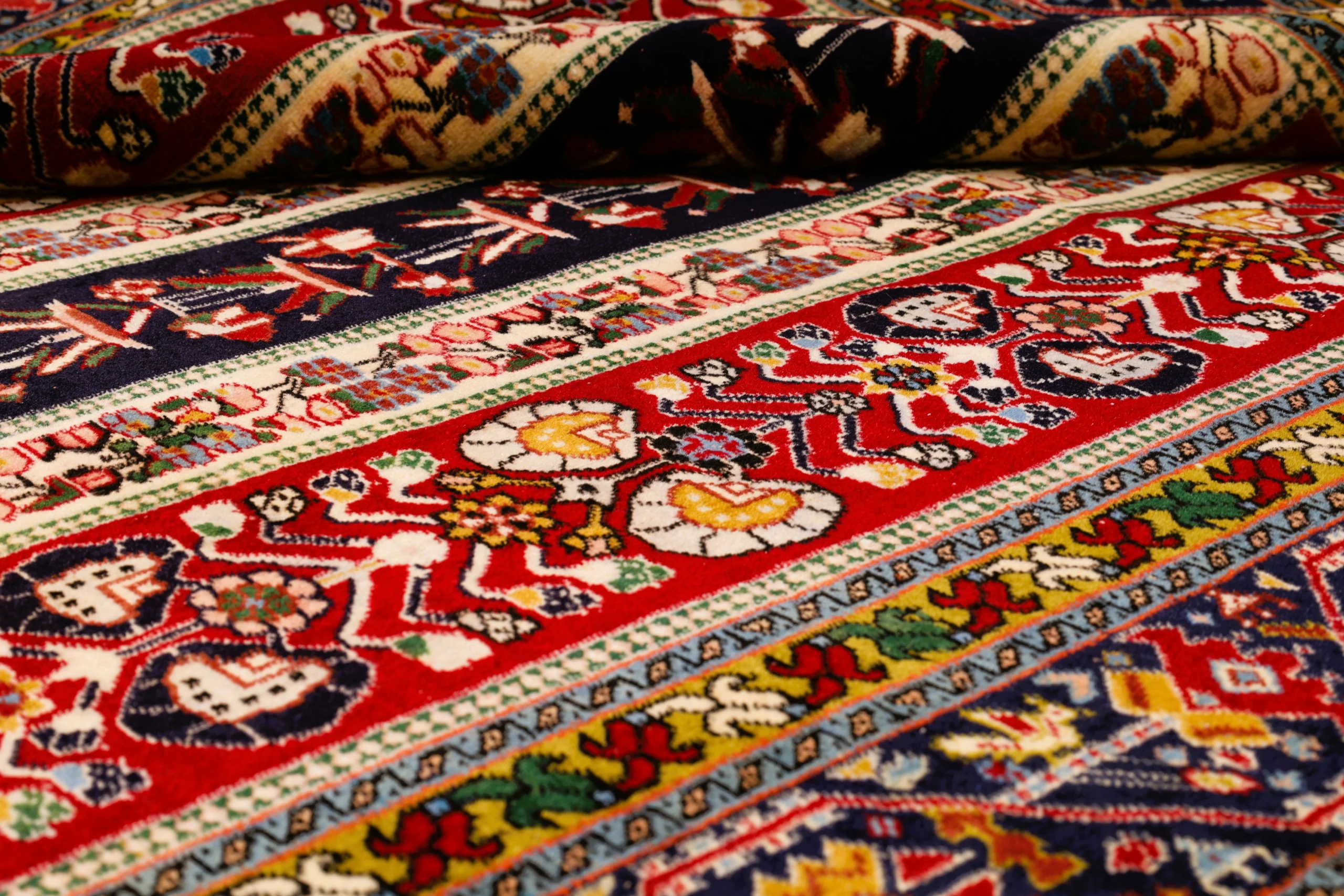 Handgeknüpfter Qashqai Perserteppich 237 × 155 cm