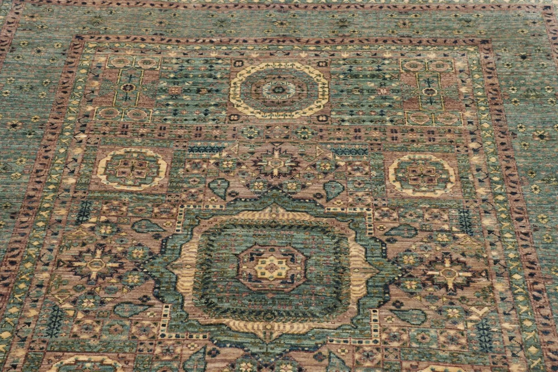 Handgeknüpfter Mamluk Orientteppich 128 × 182 cm