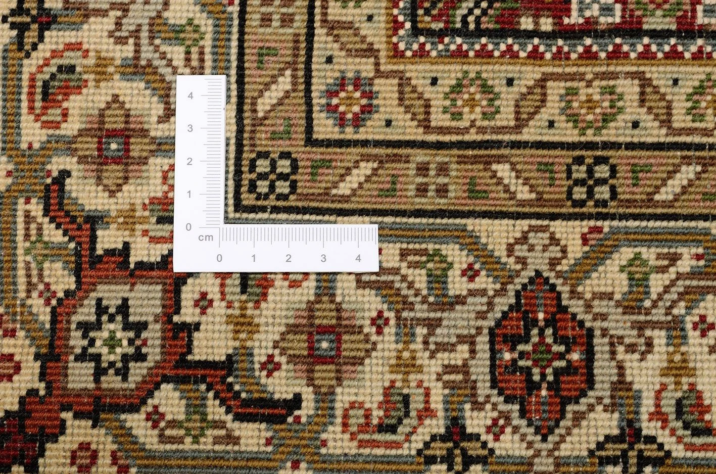 Täbriz Orientteppich 123 × 176 cm aus Wolle & Seide, handgeknüpft