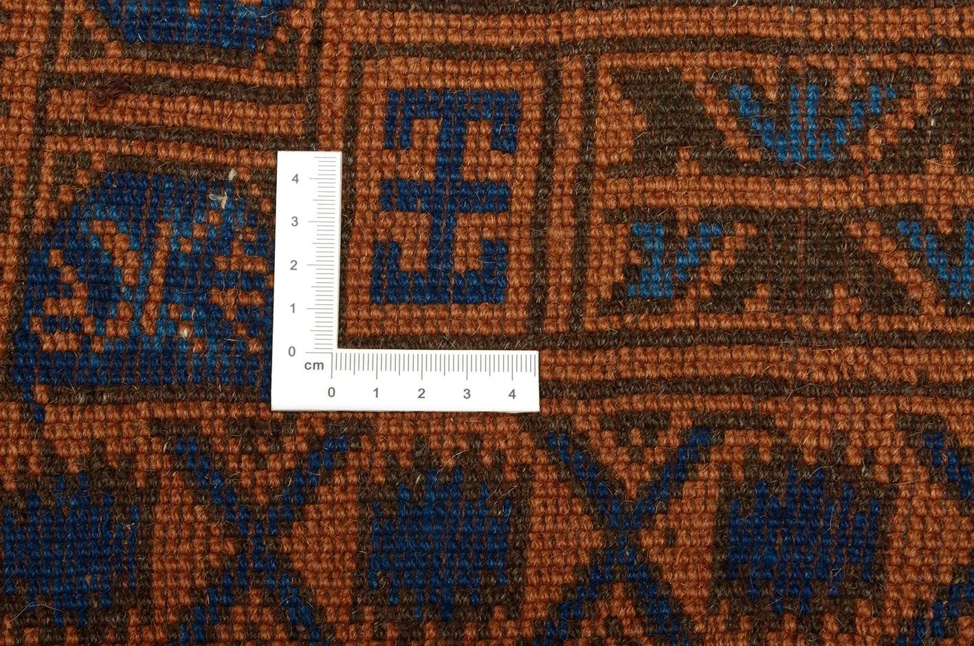 Orientteppich aus Afghanistan, 139 × 188 cm