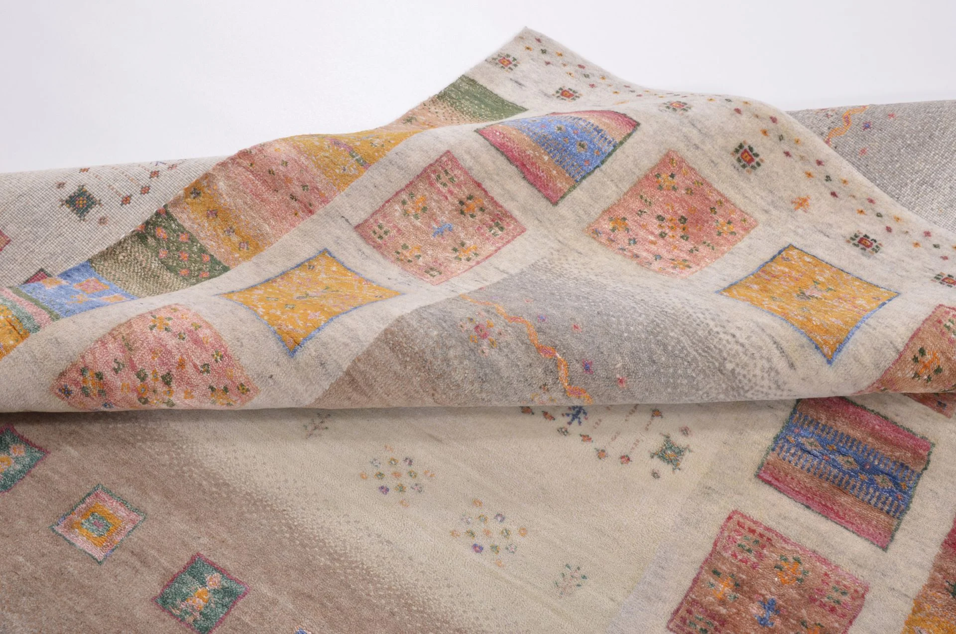 Loribaft Orientteppich 156 × 209 cm aus Wolle & Seide, handgeknüpft