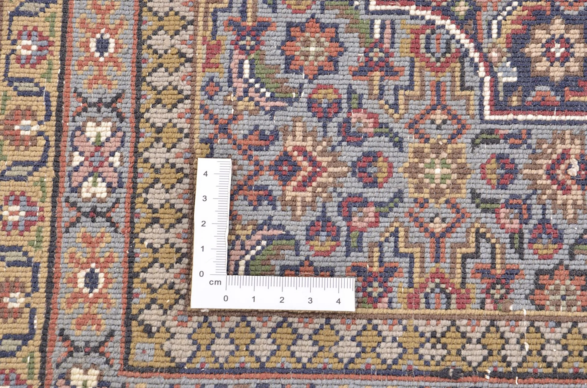Handgeknüpfter Täbriz Orientteppich 168 × 215 cm