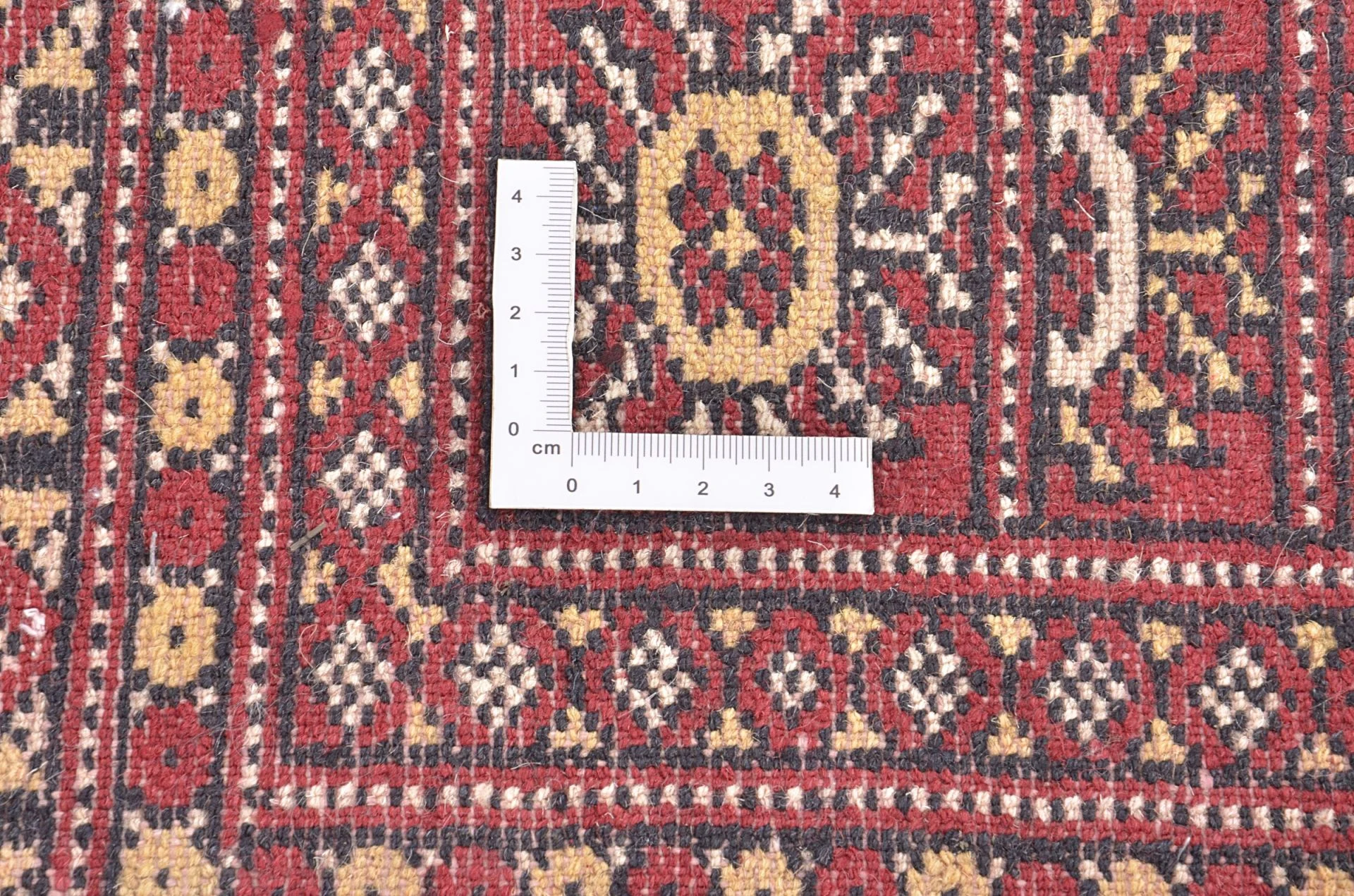 Orientteppich aus Pakistan, 121 × 192 cm