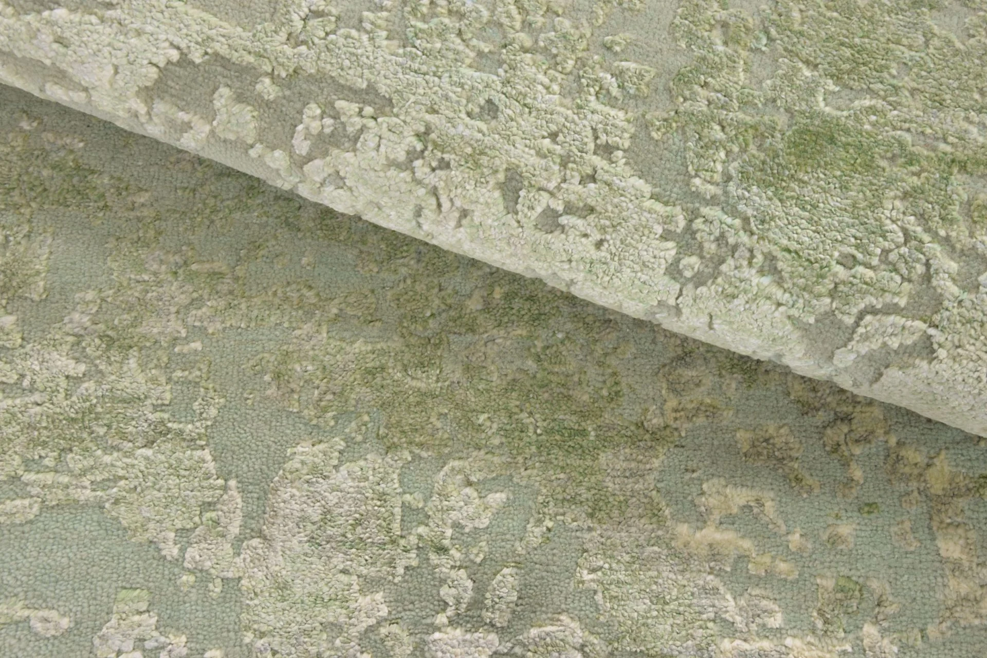 Handgeknüpfter Orientteppich, 116 × 187 cm, Seide