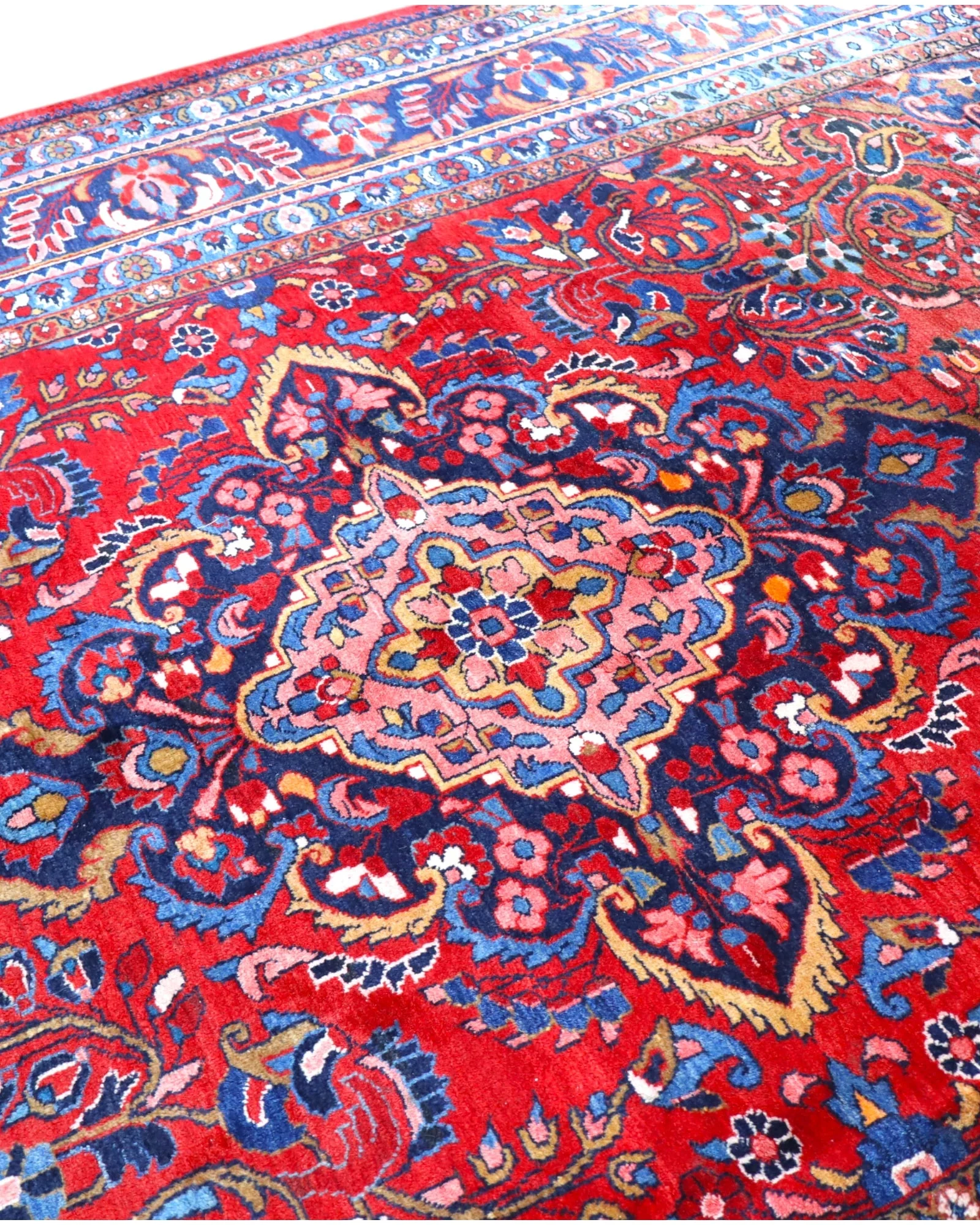 Lilian Perserteppich aus Iran, 377 × 270 cm
