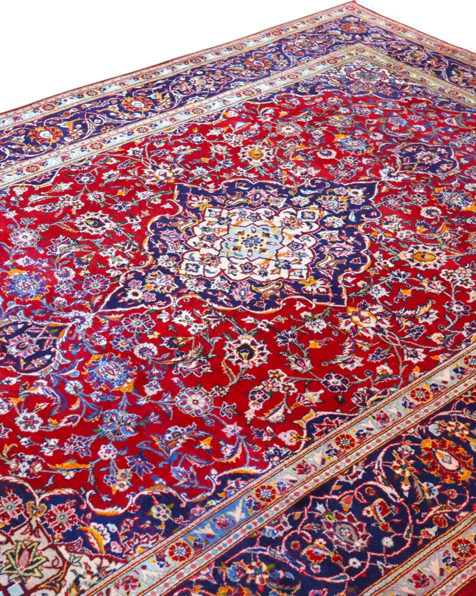 Kashan Perserteppich aus Iran, 238 × 247 cm