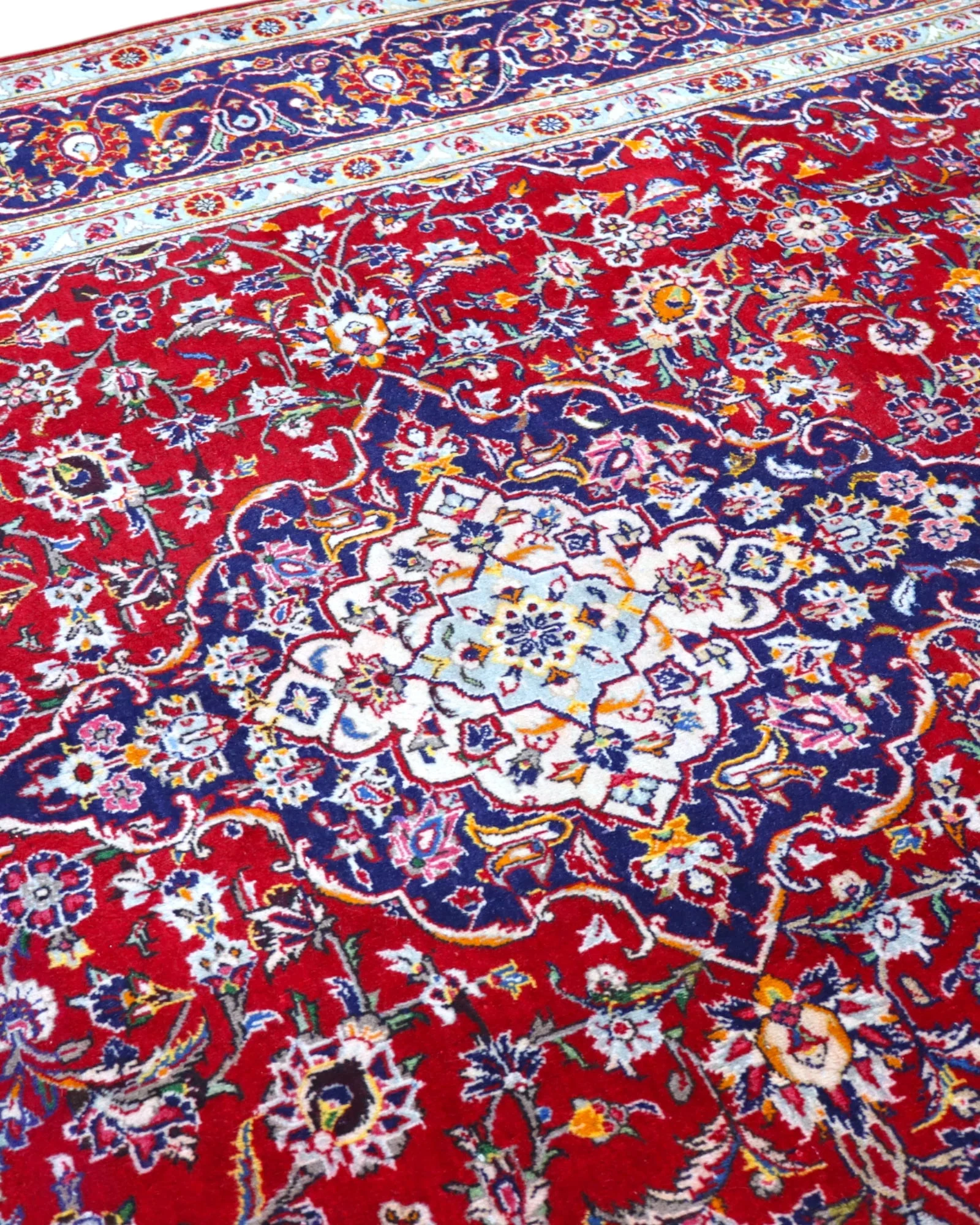 Kashan Perserteppich aus Iran, 238 × 247 cm