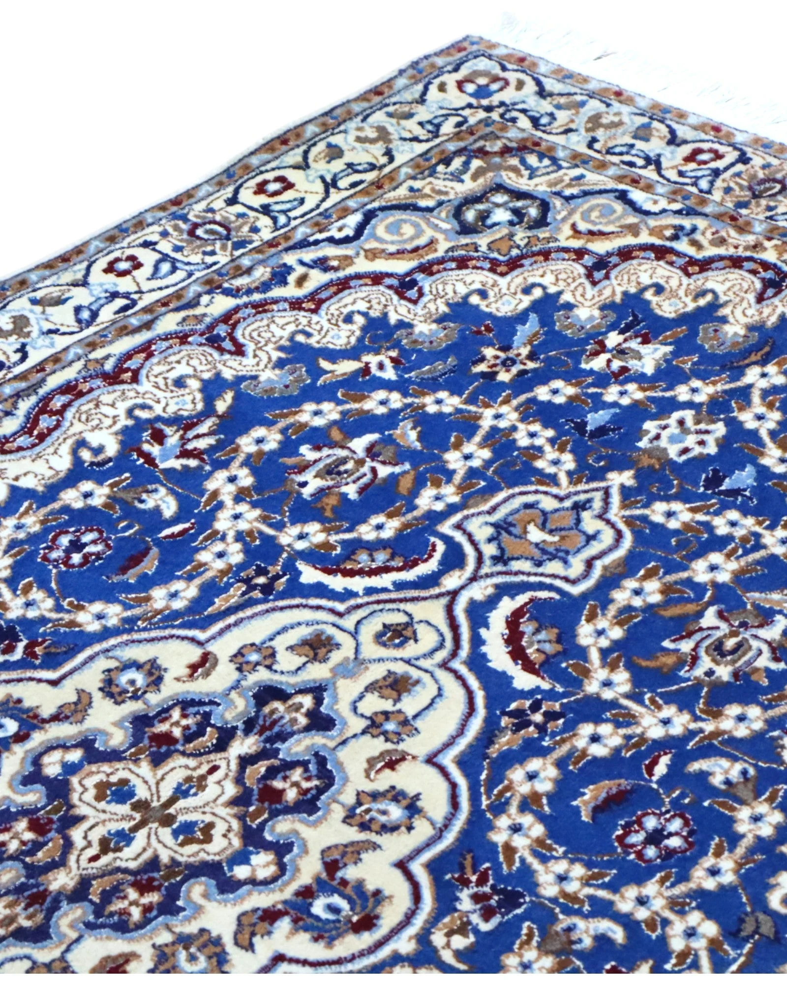 Nain Perserteppich aus Iran, 208 × 120 cm