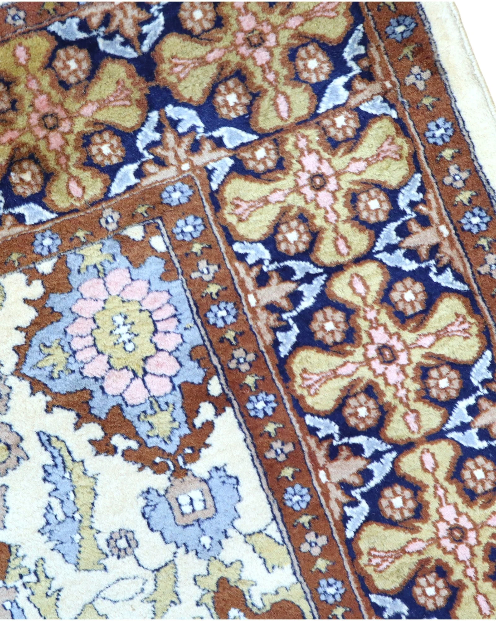 Kashmir Orientteppich 159 × 130 cm aus Wolle & Seide, handgeknüpft
