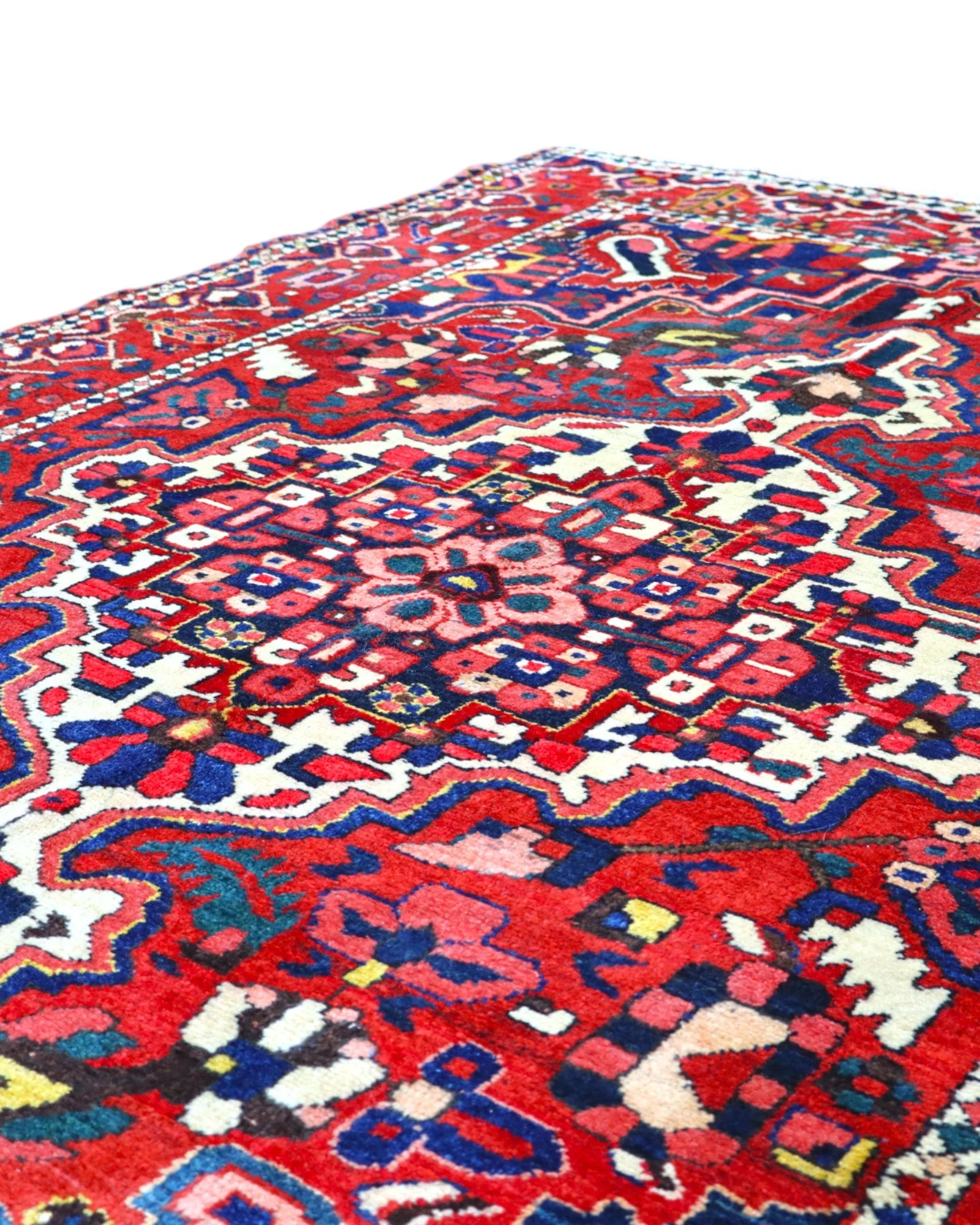 Bakhtiari Perserteppich 217 × 155 cm aus Wolle, handgeknüpft