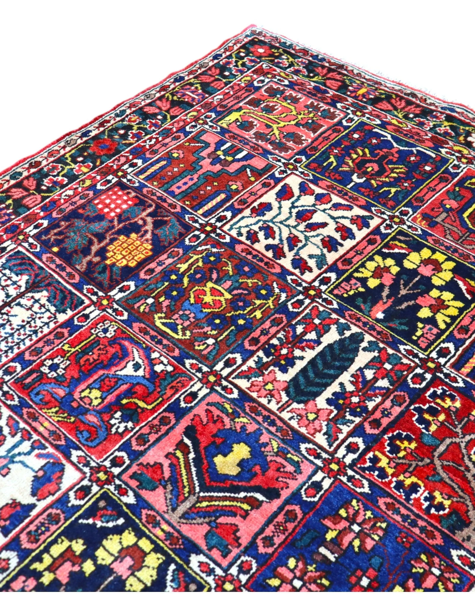Bakhtiari Perserteppich 200 × 150 cm aus Wolle, handgeknüpft