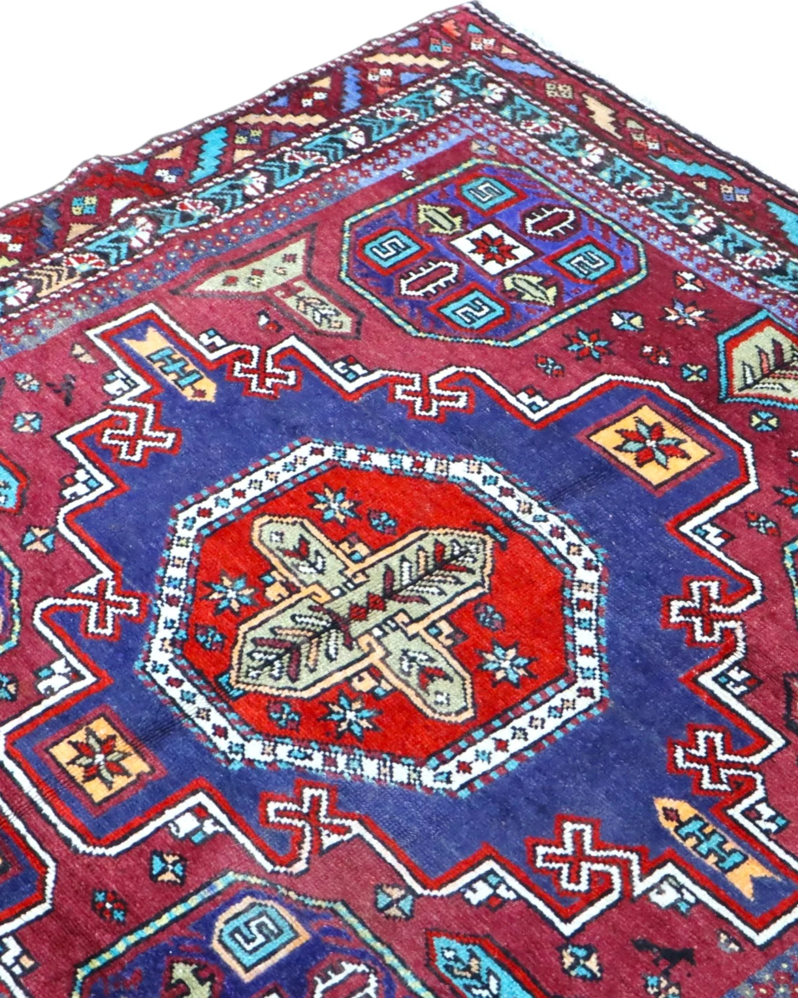Handgeknüpfter Orientteppich 198 × 130 cm