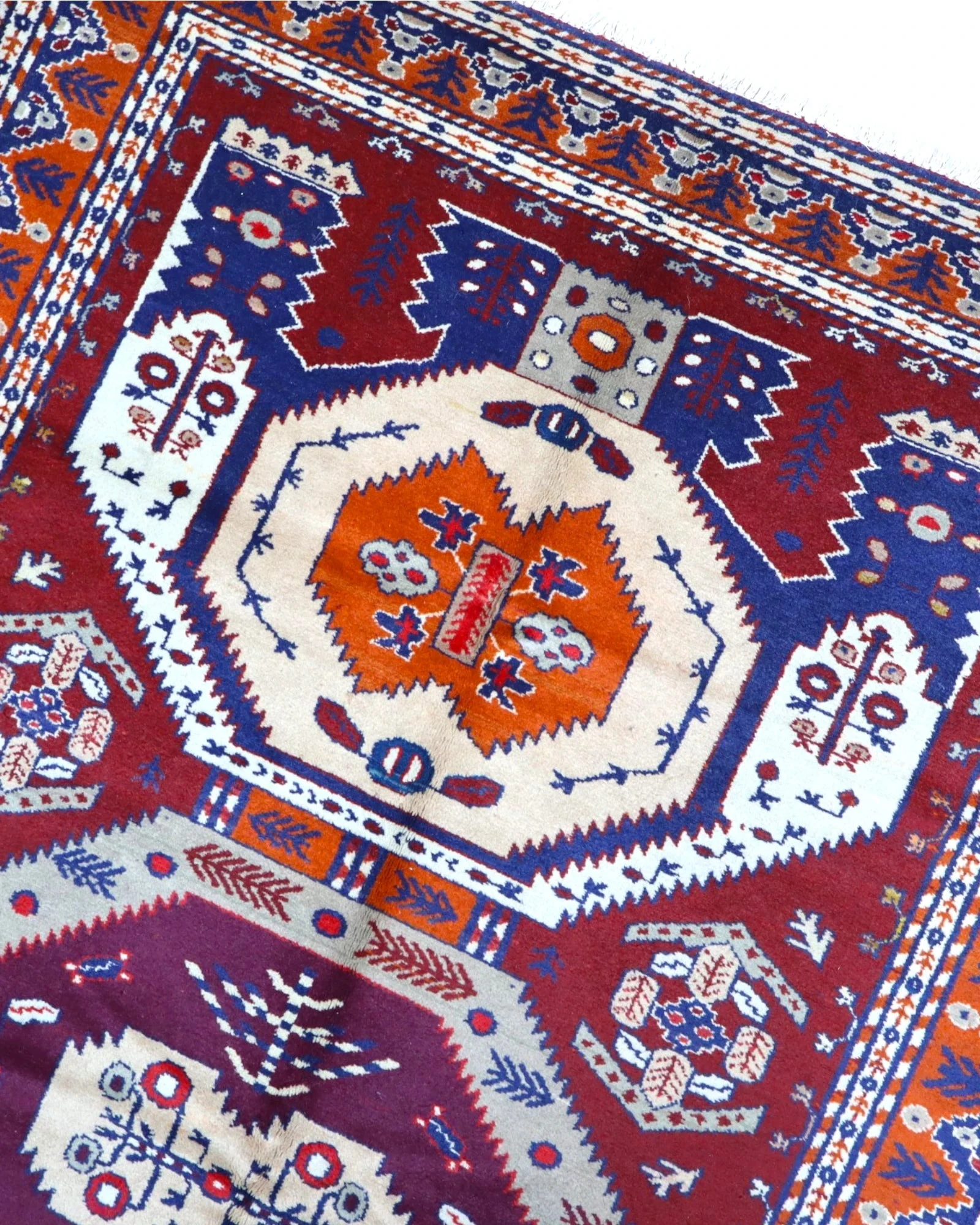 Orientteppich 200 × 125 cm aus Wolle, handgeknüpft