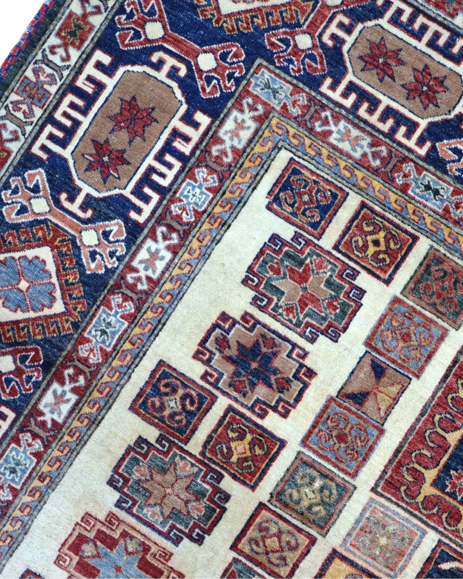 Kazak Orientteppich aus dem Orient, 285 × 222 cm