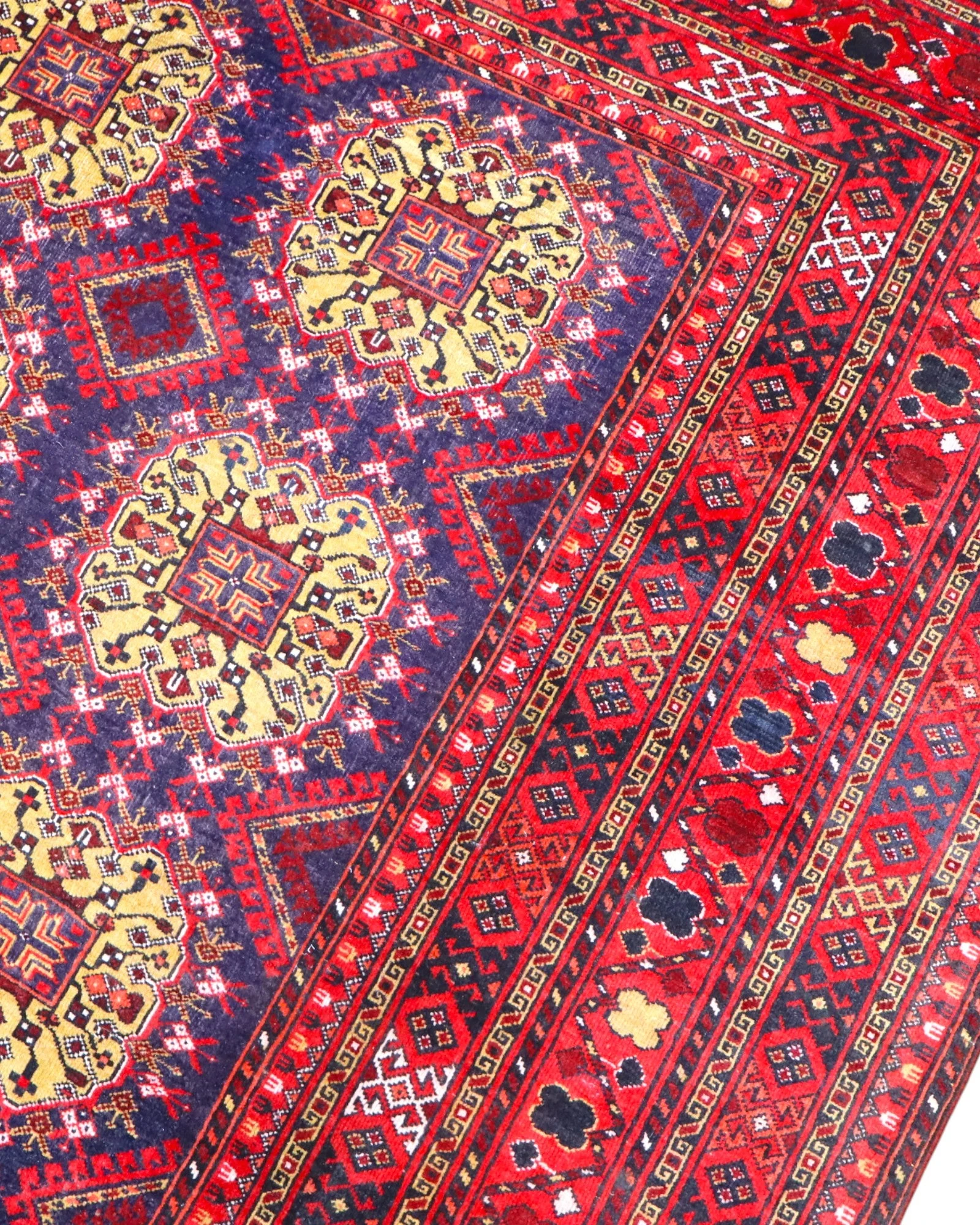 Handgeknüpfter Turkmen Orientteppich 303 × 232 cm